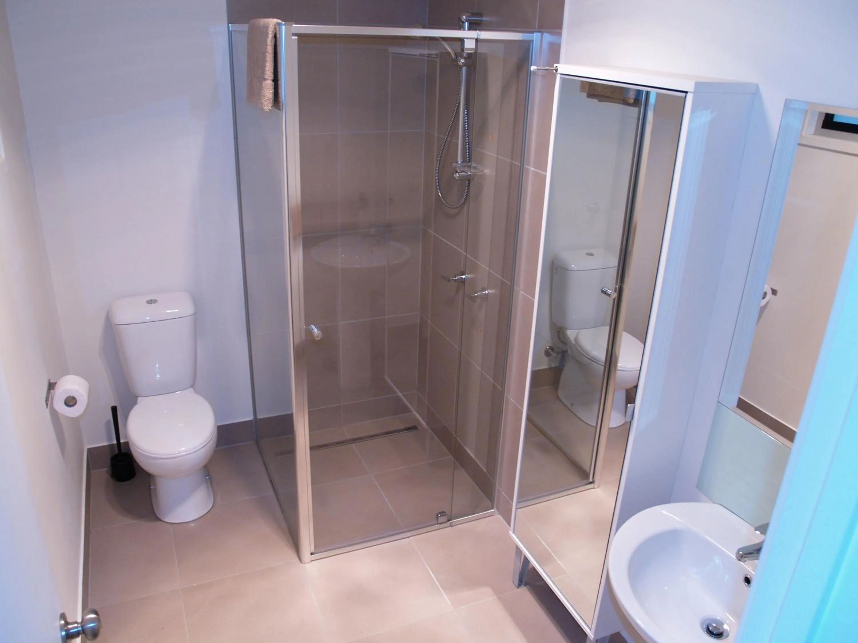 Shower in Craggy Peaks Wilderness Cabins