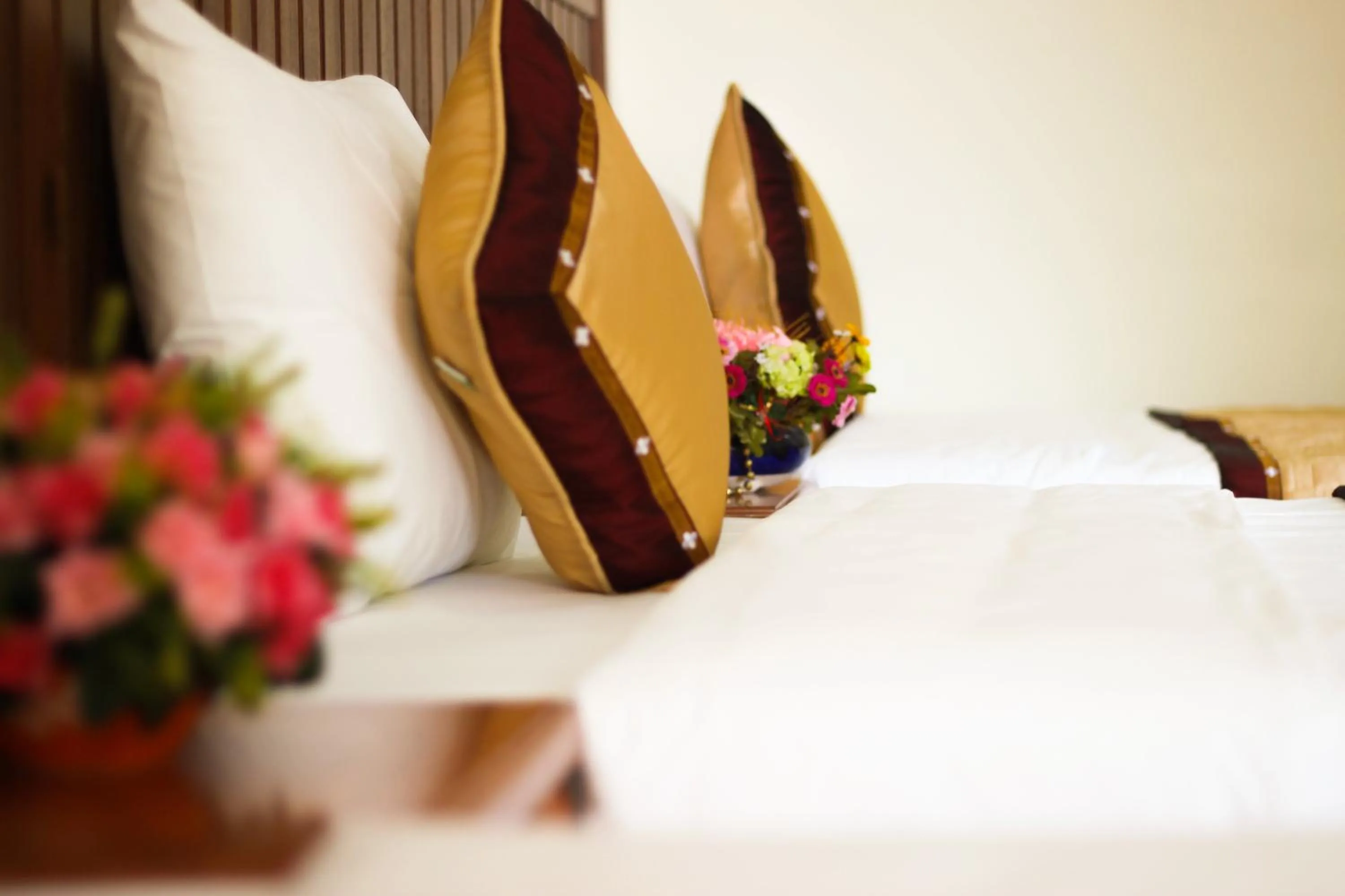 Bedroom, Bed in Hoa Binh Hotel