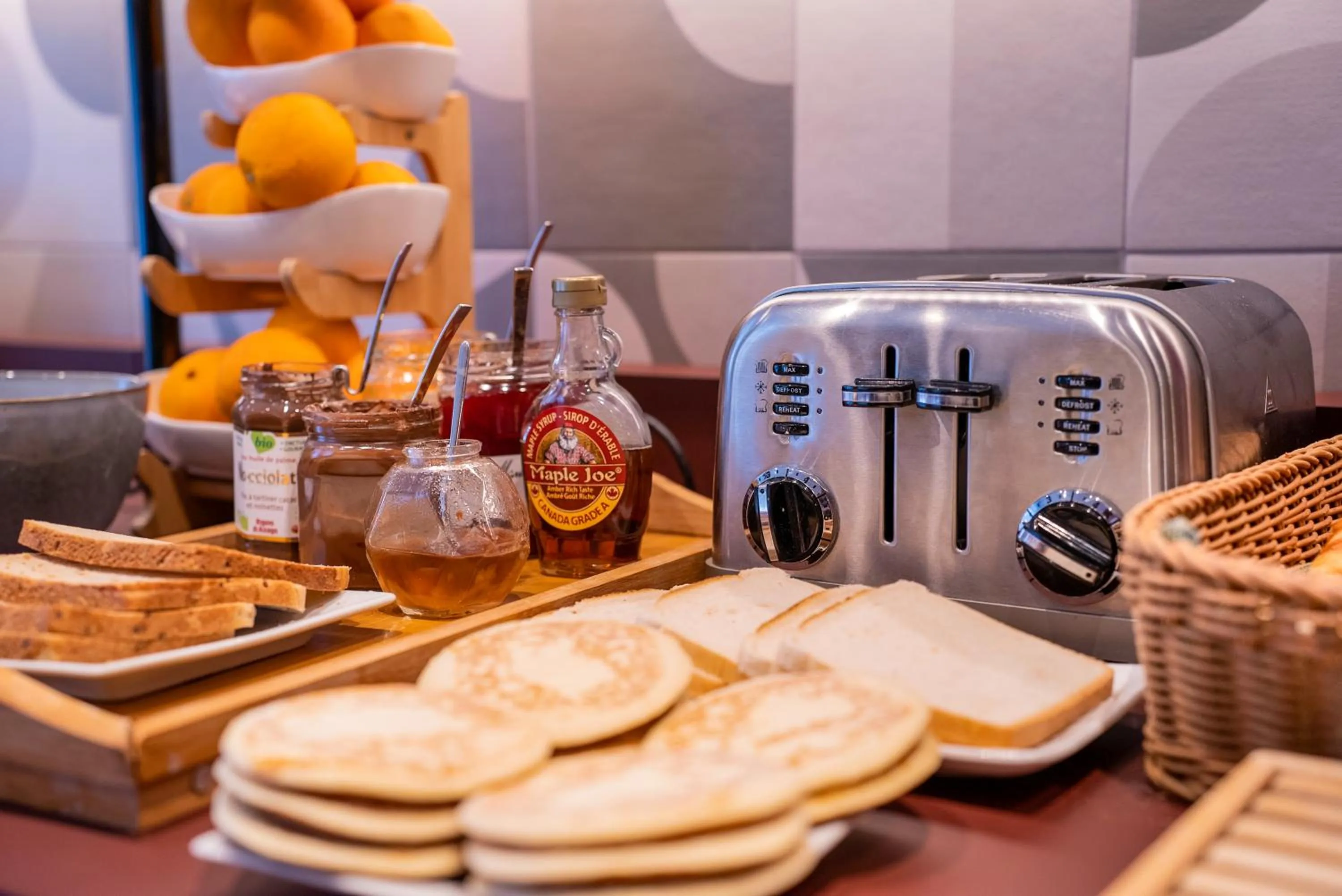 Breakfast in ibis styles Paris Montmartre Batignolles