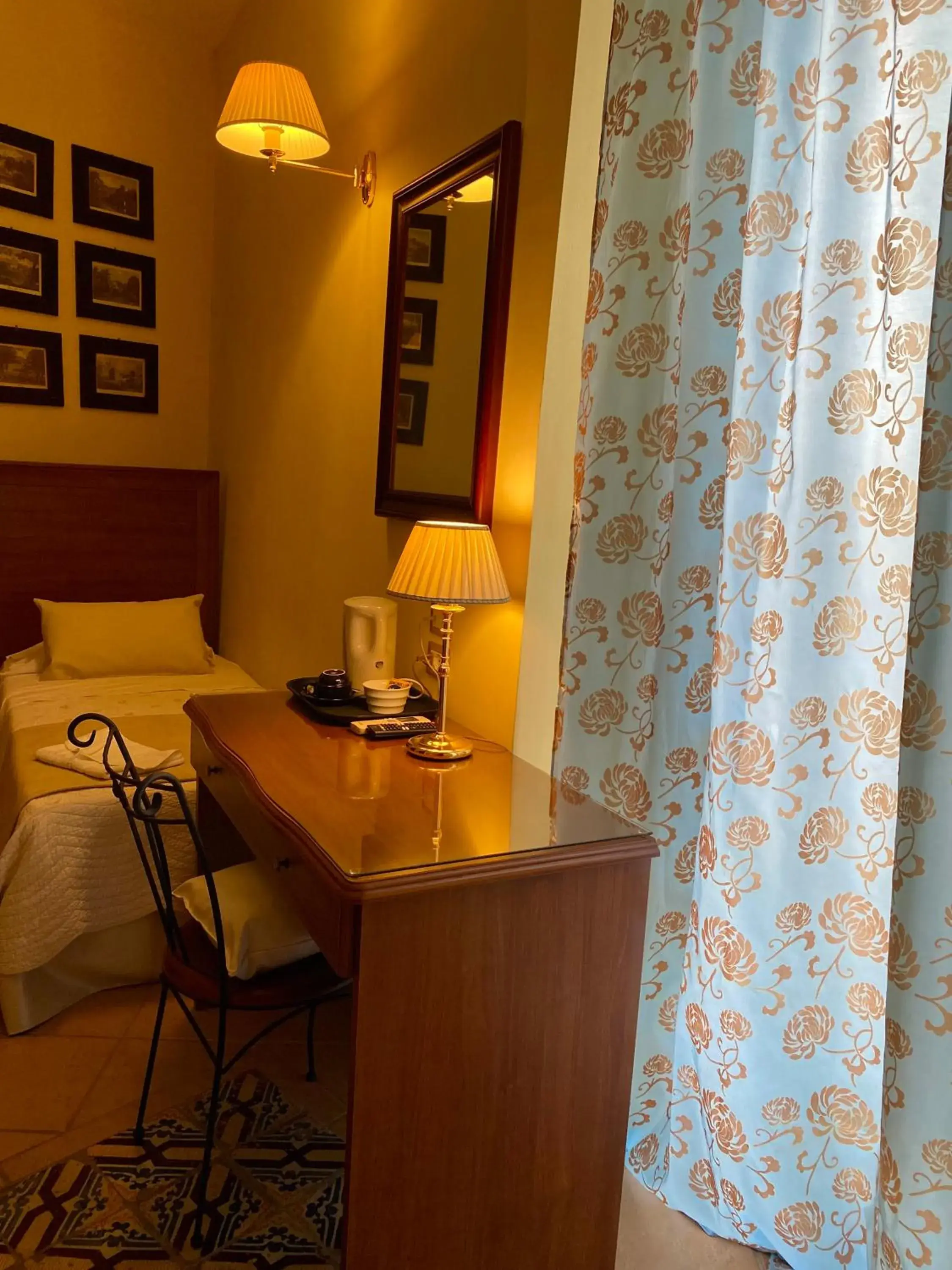 Bed in S.Andrea degli Armeni Dimora di Charme Bed in S.Andrea degli Armeni Dimora di Charme