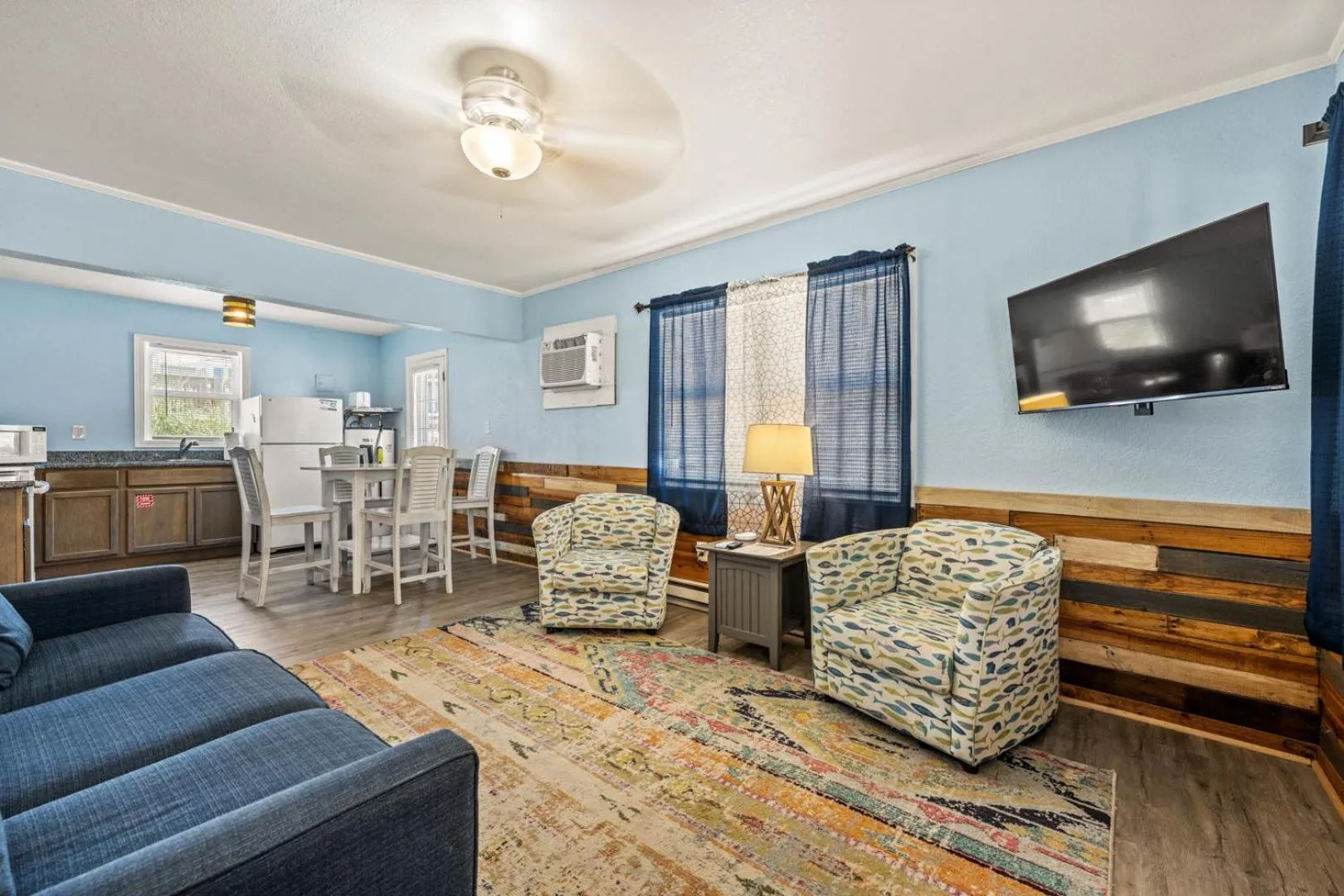 Living room in Oceanside Court by KEES Vacations