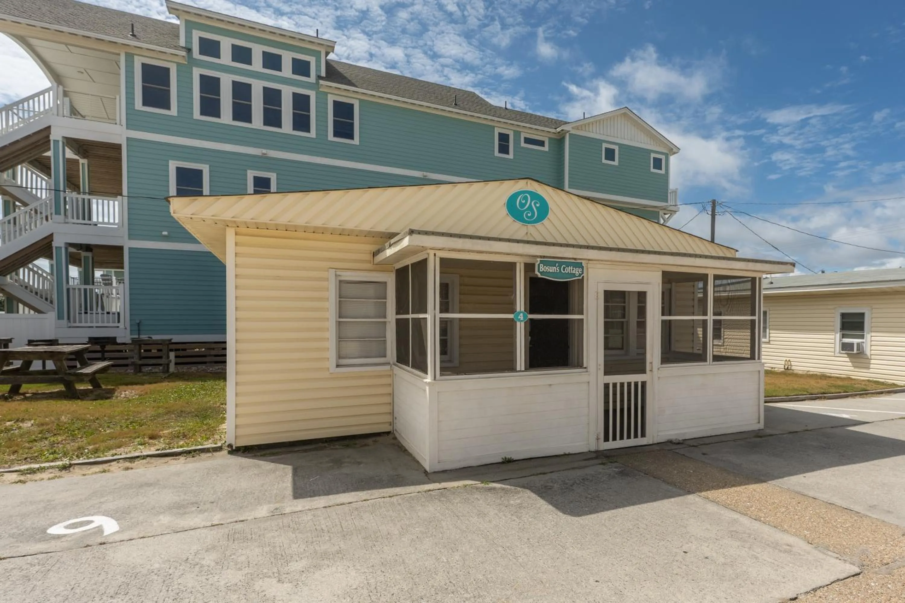 Property building in Oceanside Court by KEES Vacations