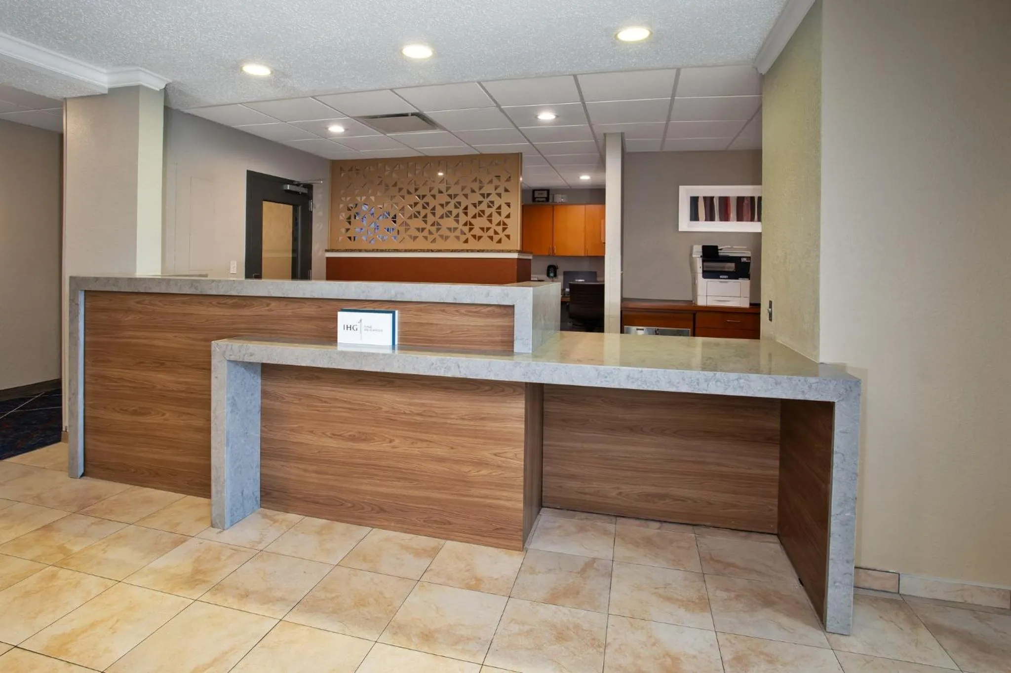 Property building in Candlewood Suites Kenosha - Pleasant Prairie by IHG