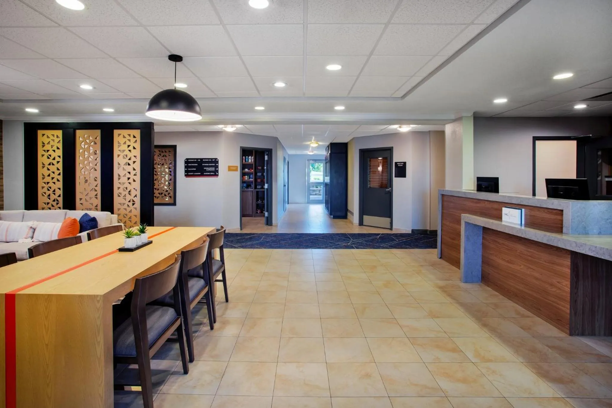 Property building in Candlewood Suites Kenosha - Pleasant Prairie by IHG