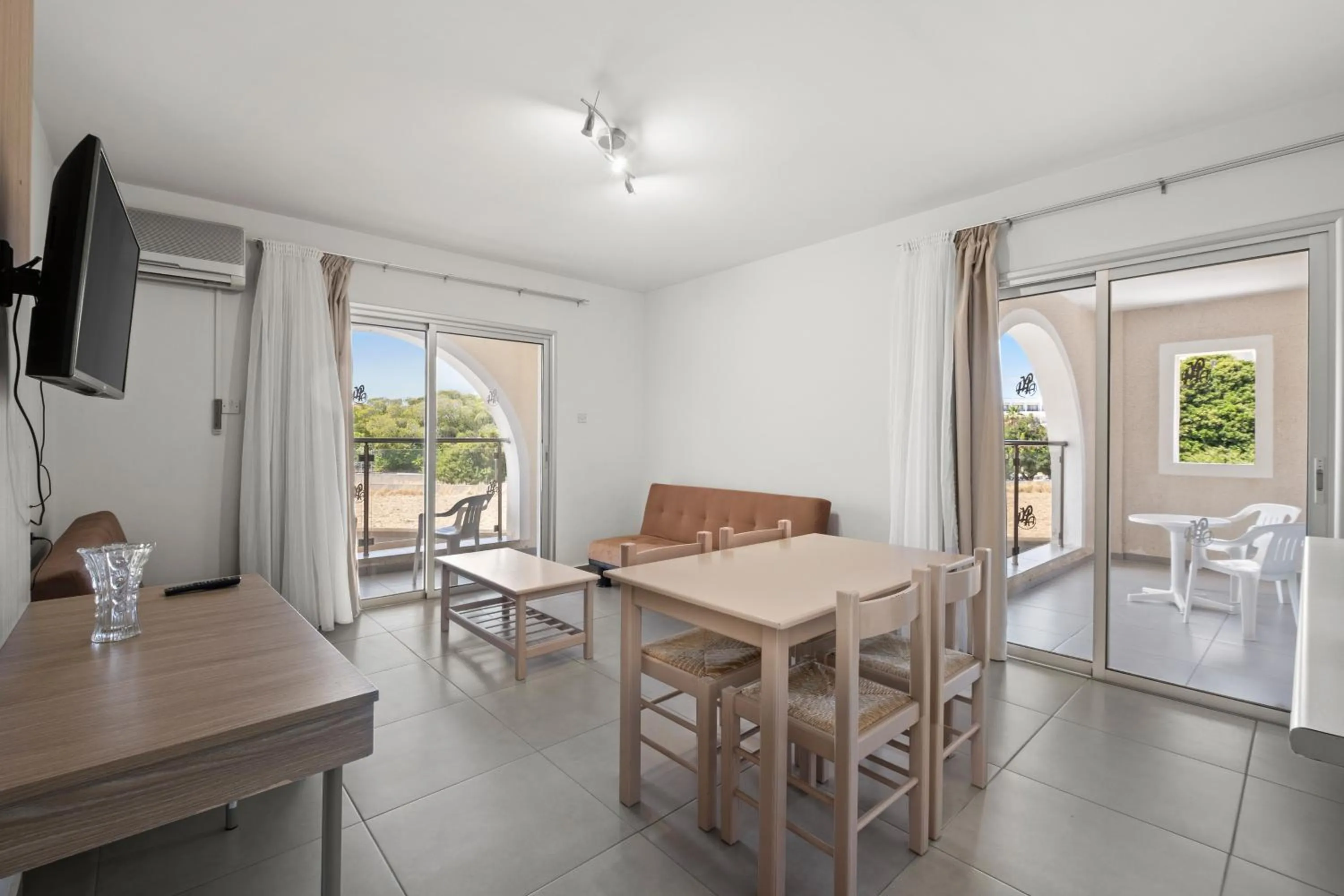 Dining area in Pandream Hotel Apartments