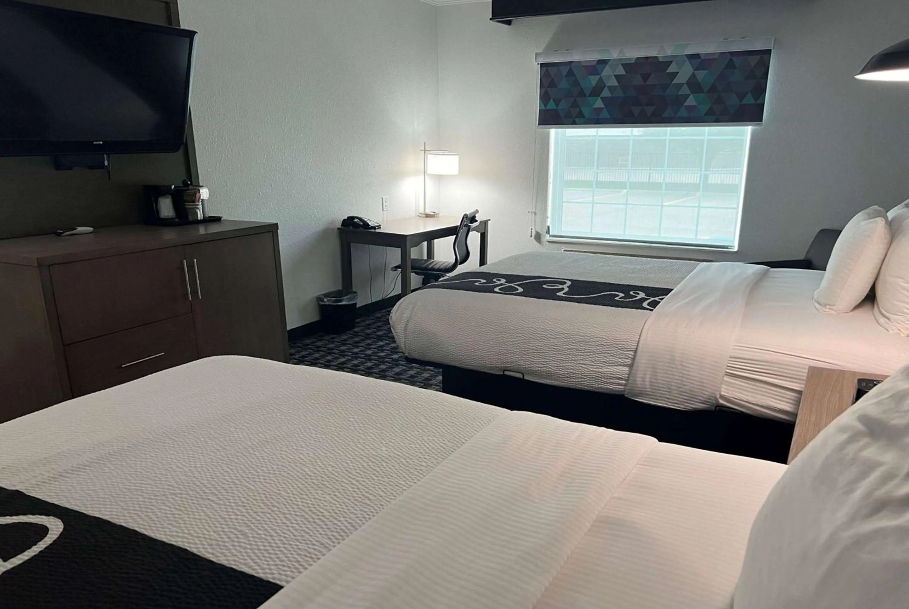 Photo of the whole room, Bed in La Quinta by Wyndham Dalhart