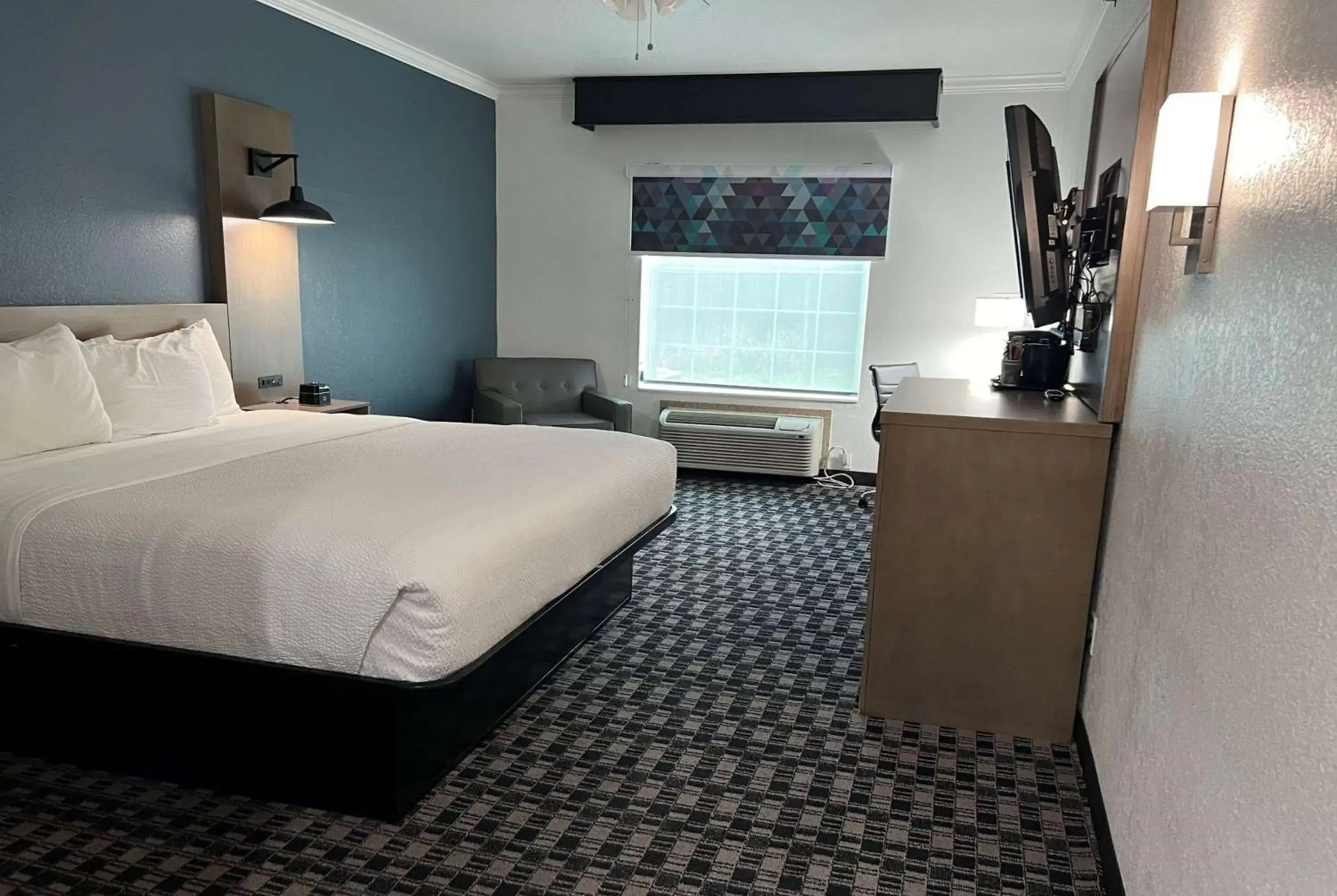 Photo of the whole room, Bed in La Quinta by Wyndham Dalhart Photo of the whole room, Bed in La Quinta by Wyndham Dalhart