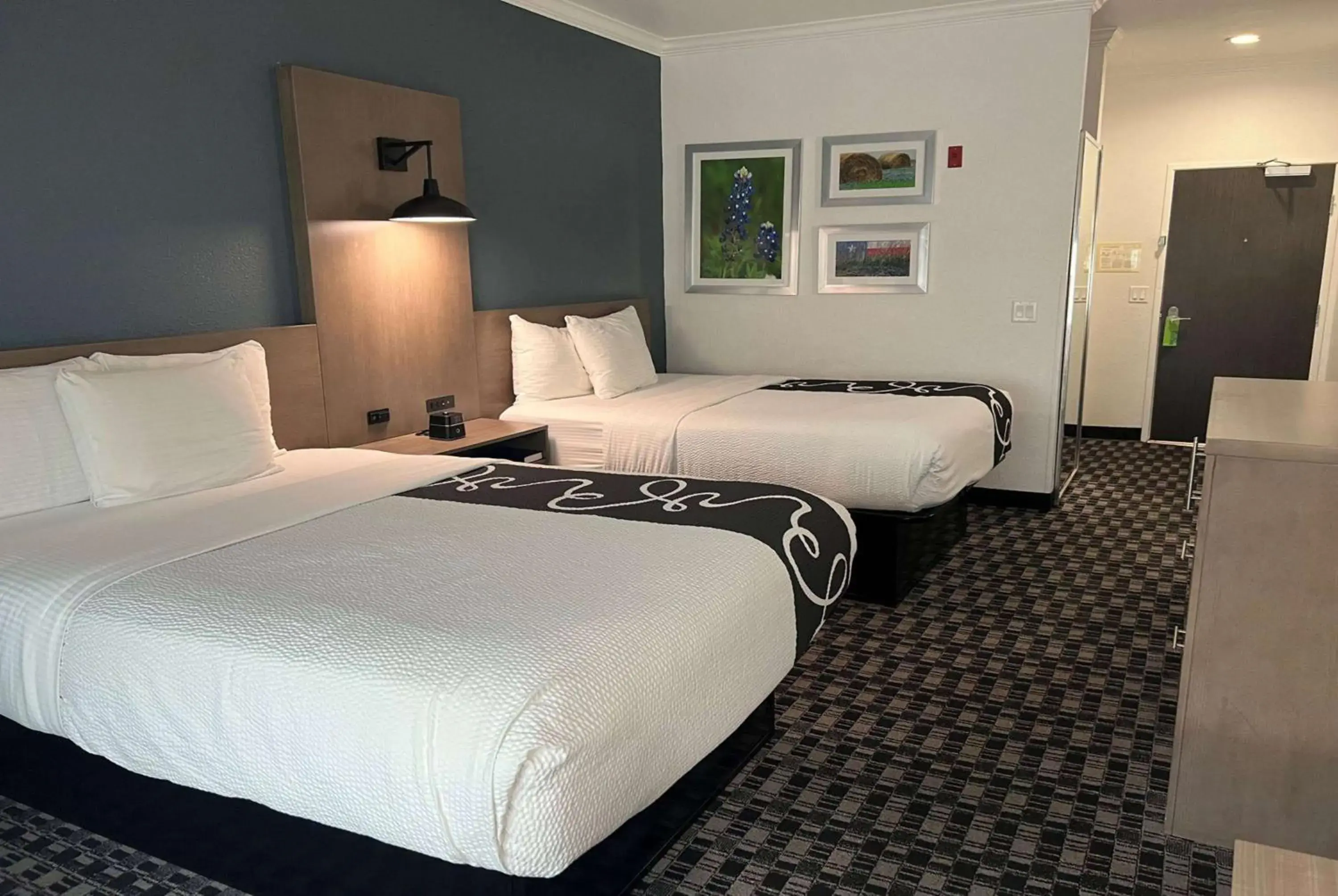 Photo of the whole room, Bed in La Quinta by Wyndham Dalhart Photo of the whole room, Bed in La Quinta by Wyndham Dalhart