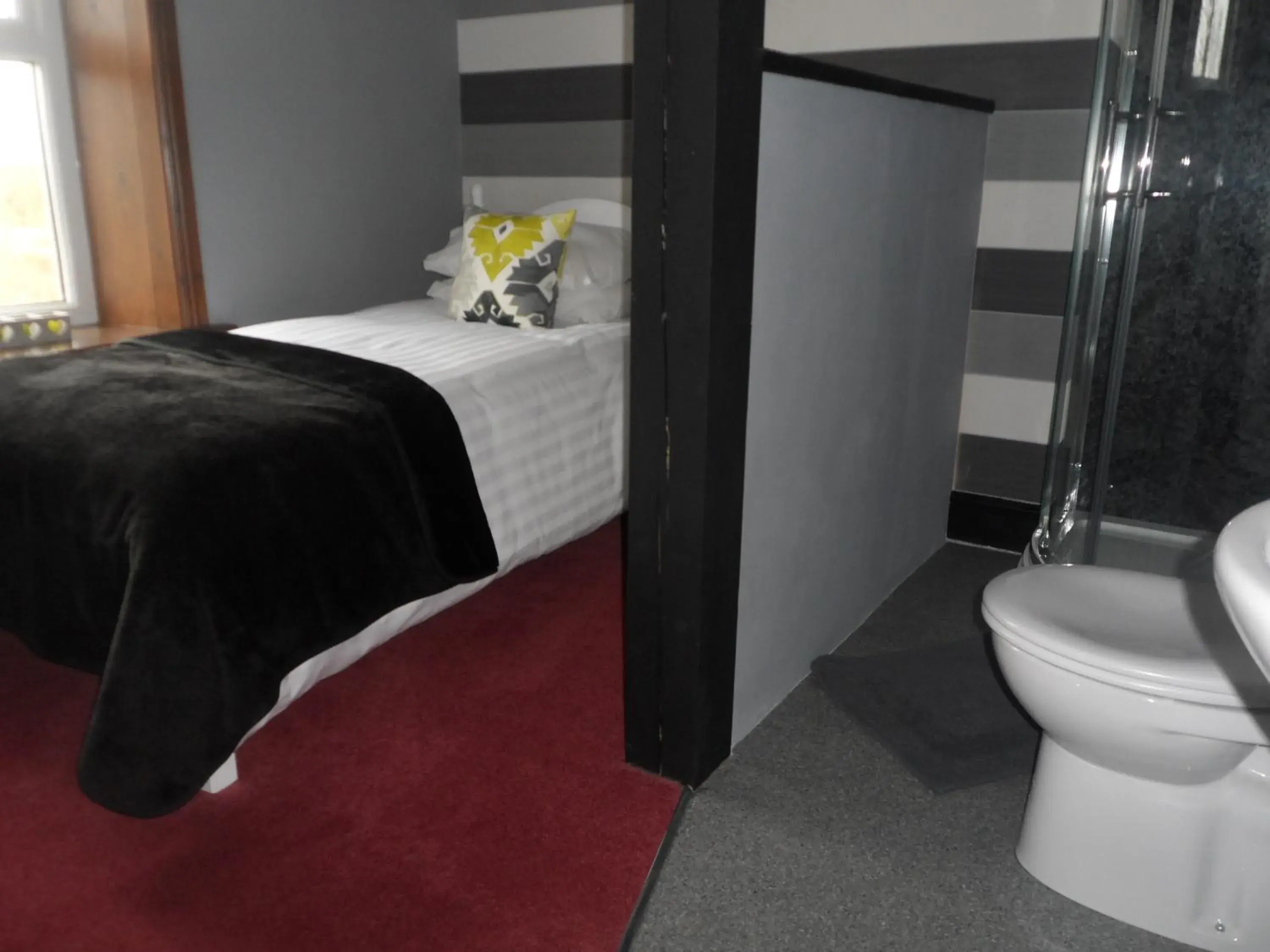 Single Room with Bathroom - single occupancy in Midtown Farm Bed & Breakfast Single Room with Bathroom - single occupancy in Midtown Farm Bed & Breakfast