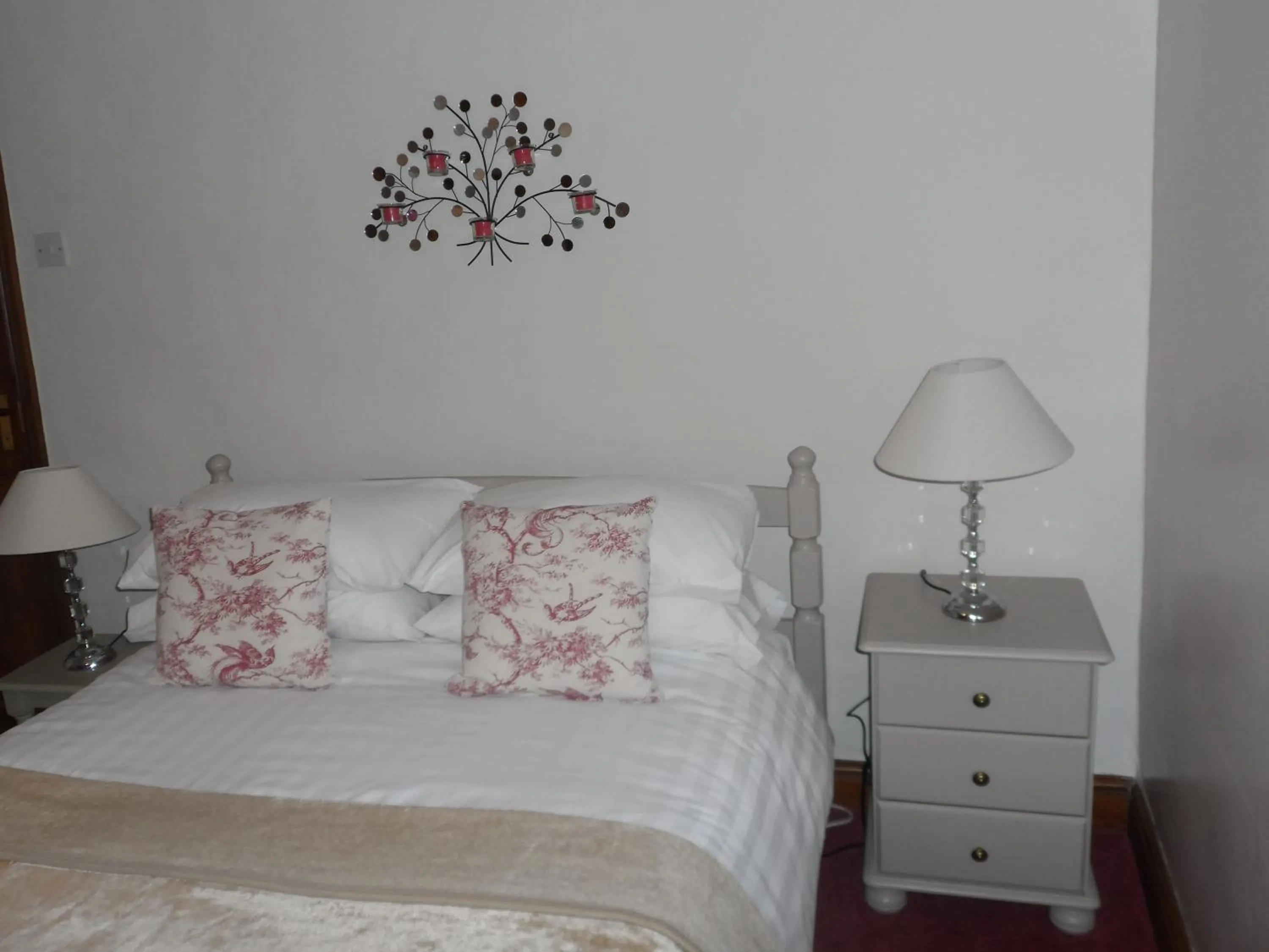 Bed in Midtown Farm Bed & Breakfast