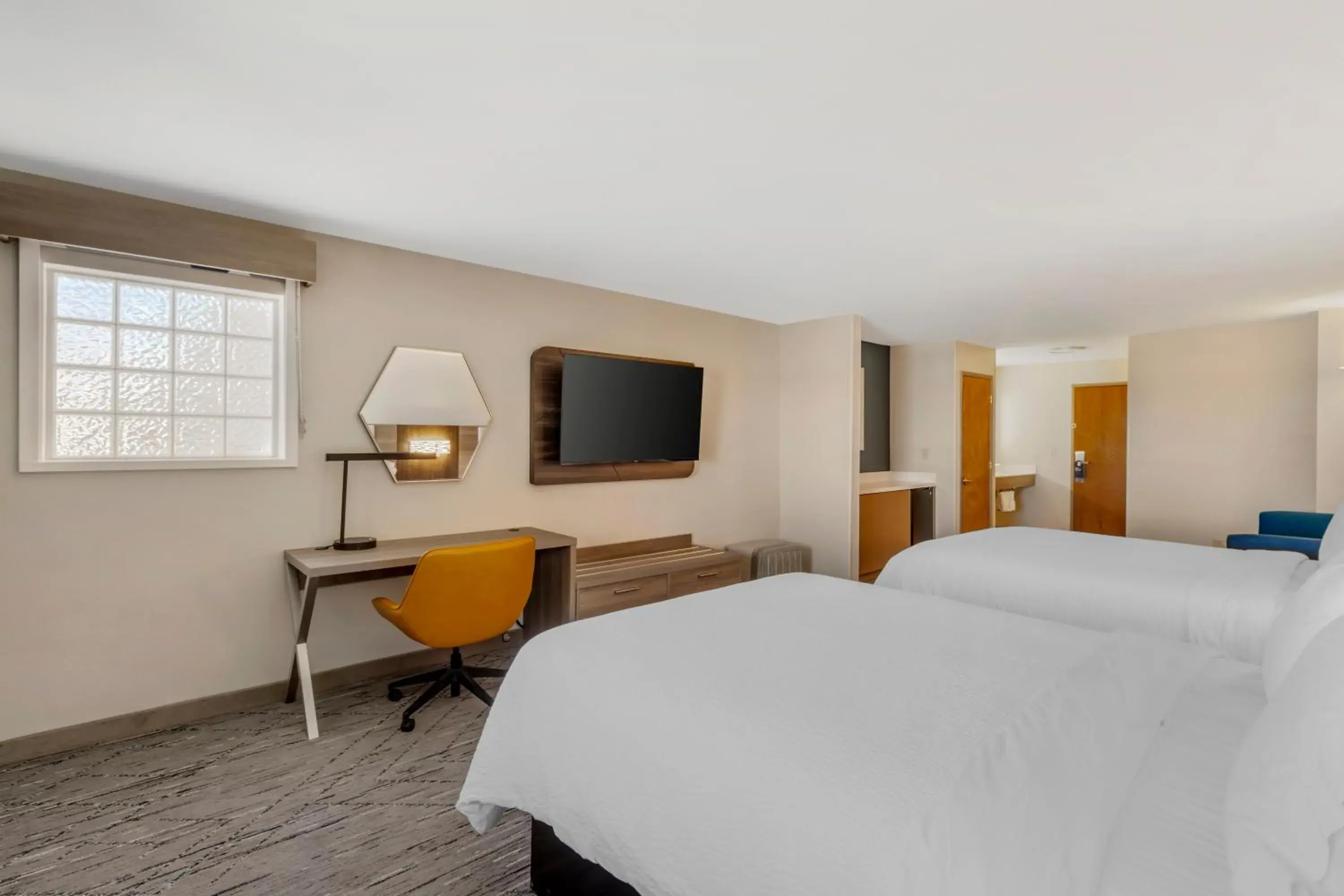 Bed in Holiday Inn Express Fallon by IHG Bed in Holiday Inn Express Fallon by IHG