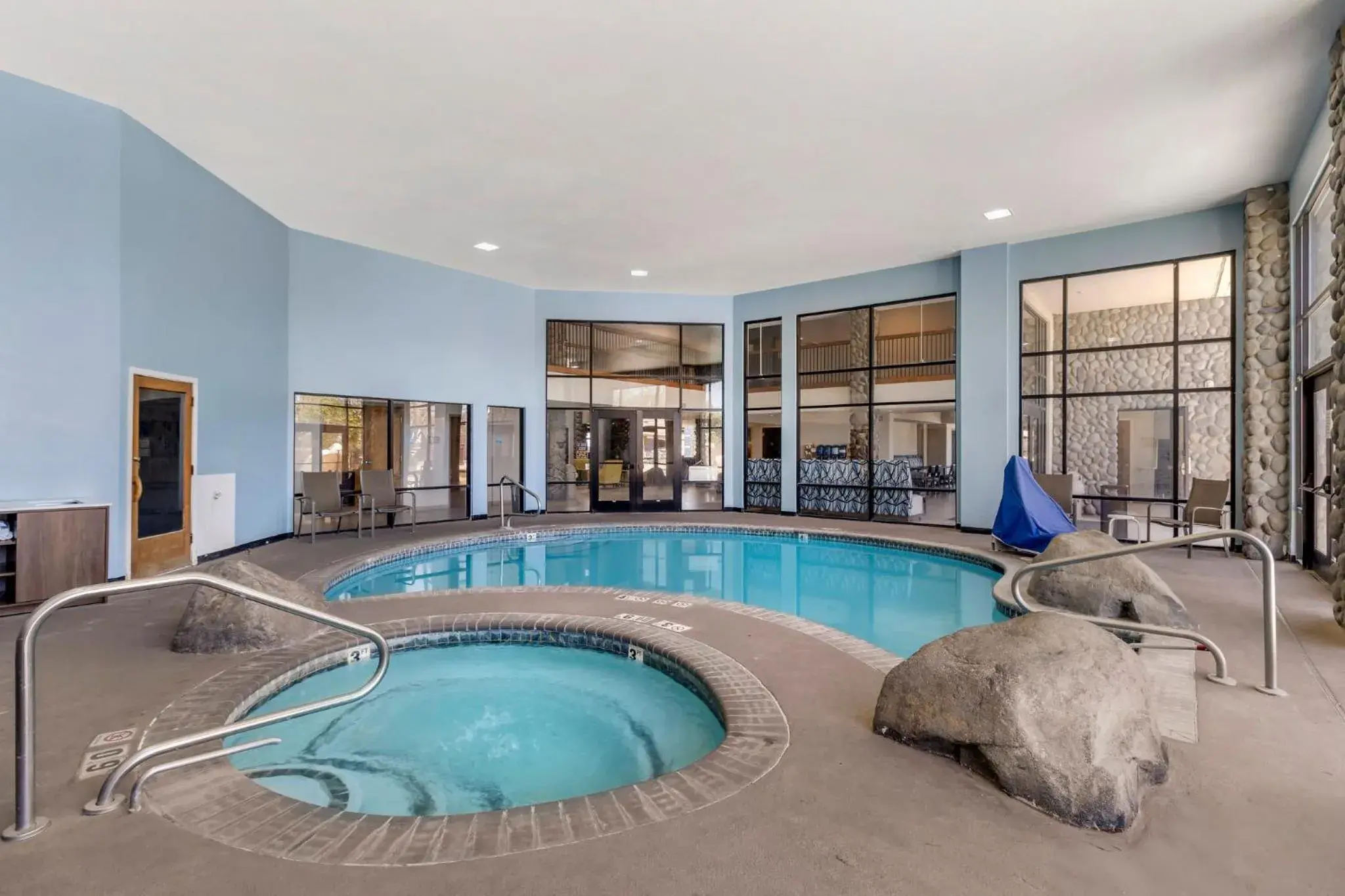 Swimming pool in Holiday Inn Express Fallon by IHG Swimming pool in Holiday Inn Express Fallon by IHG
