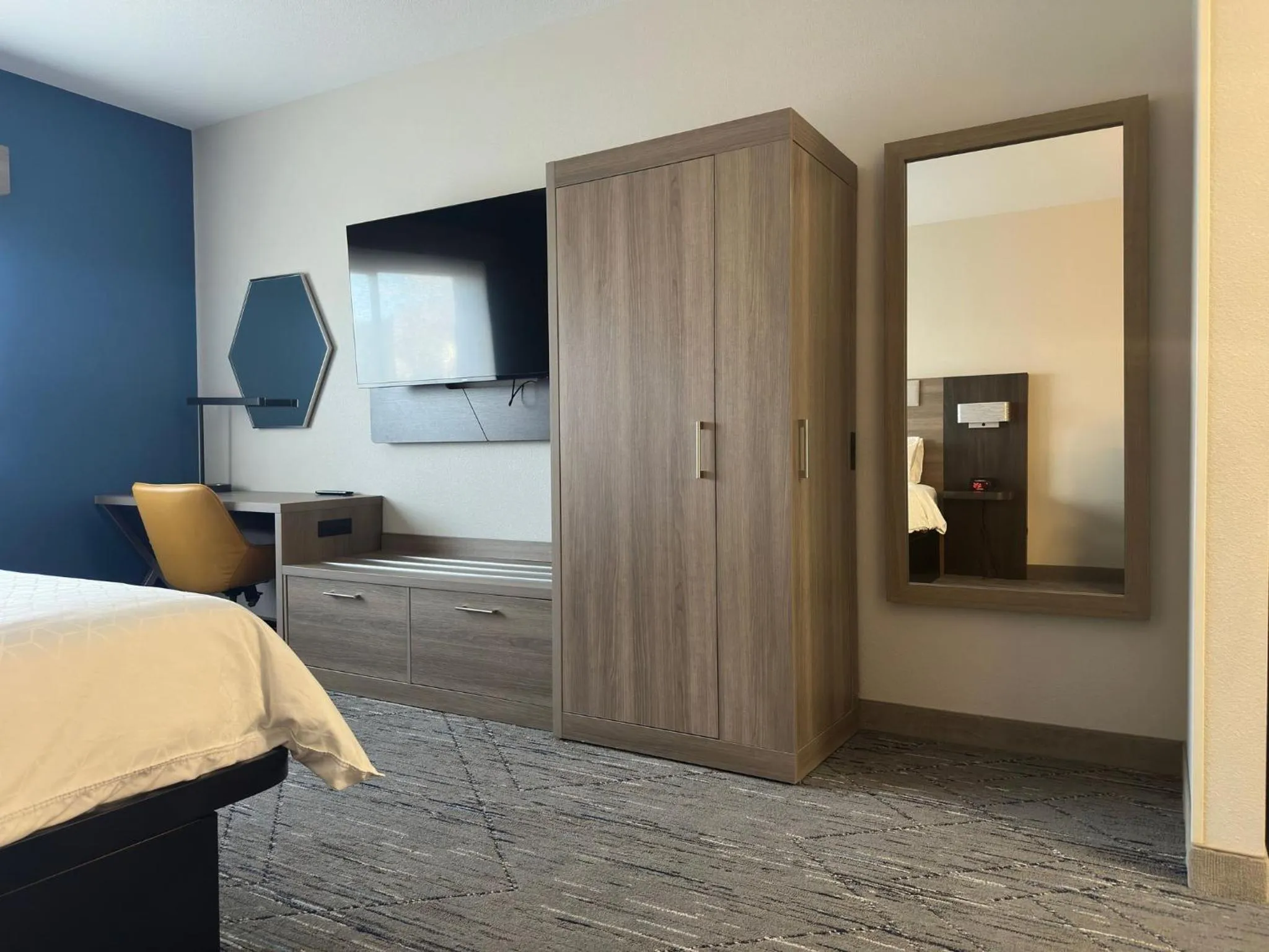 Photo of the whole room, Bed in Holiday Inn Express Fallon by IHG