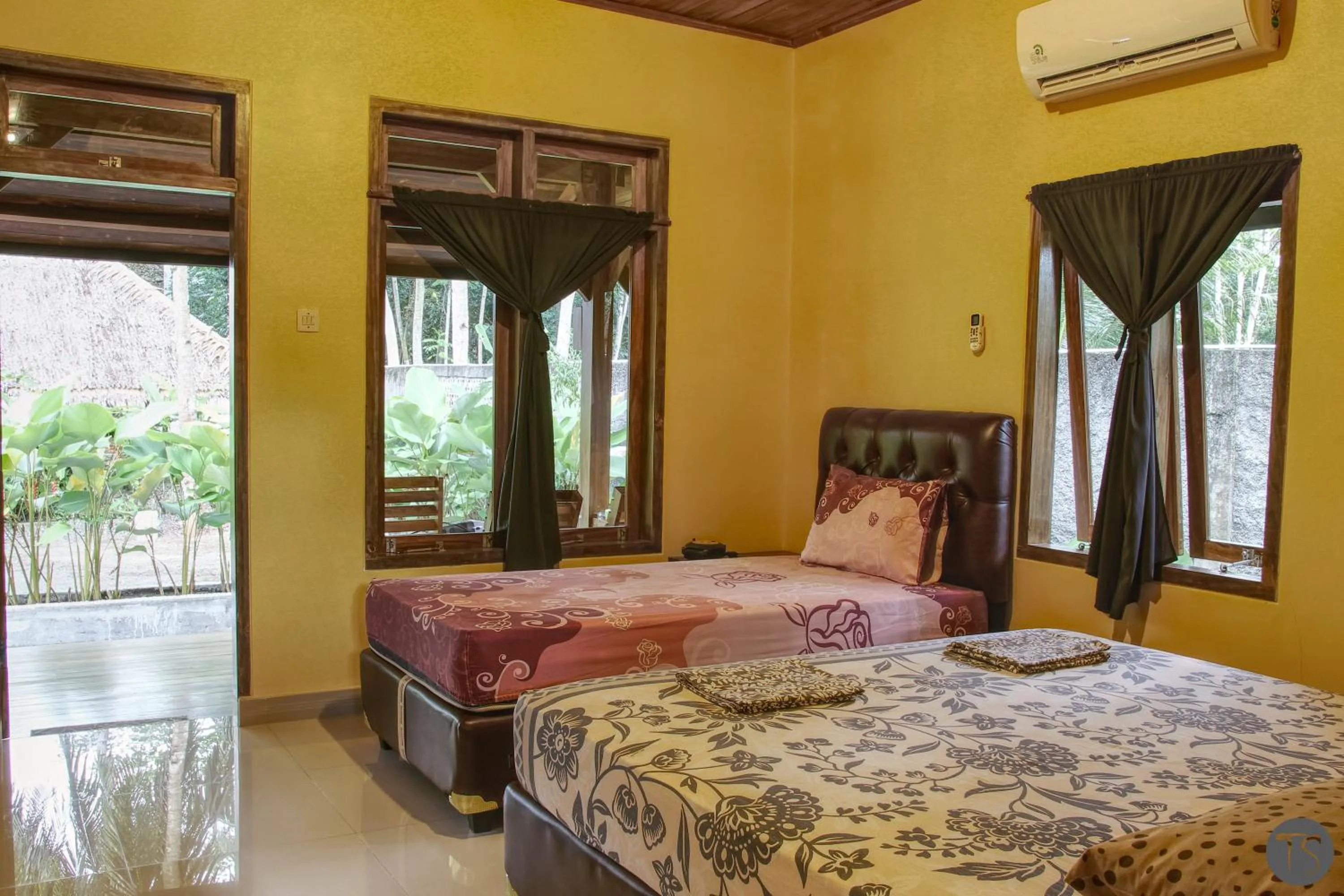 Day, Bed in Sadati Home Stay