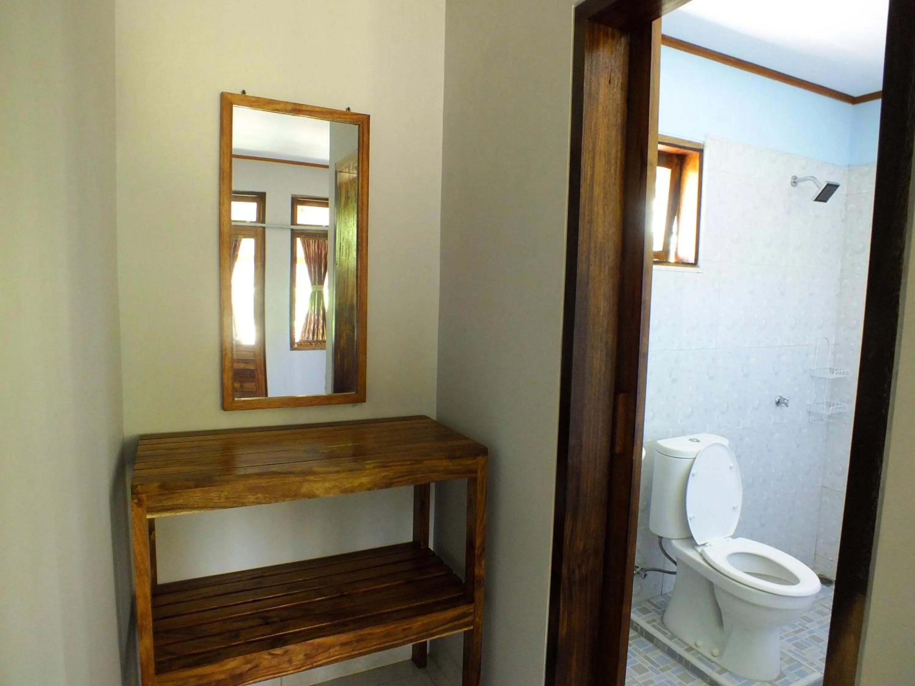 Shower in Sadati Home Stay