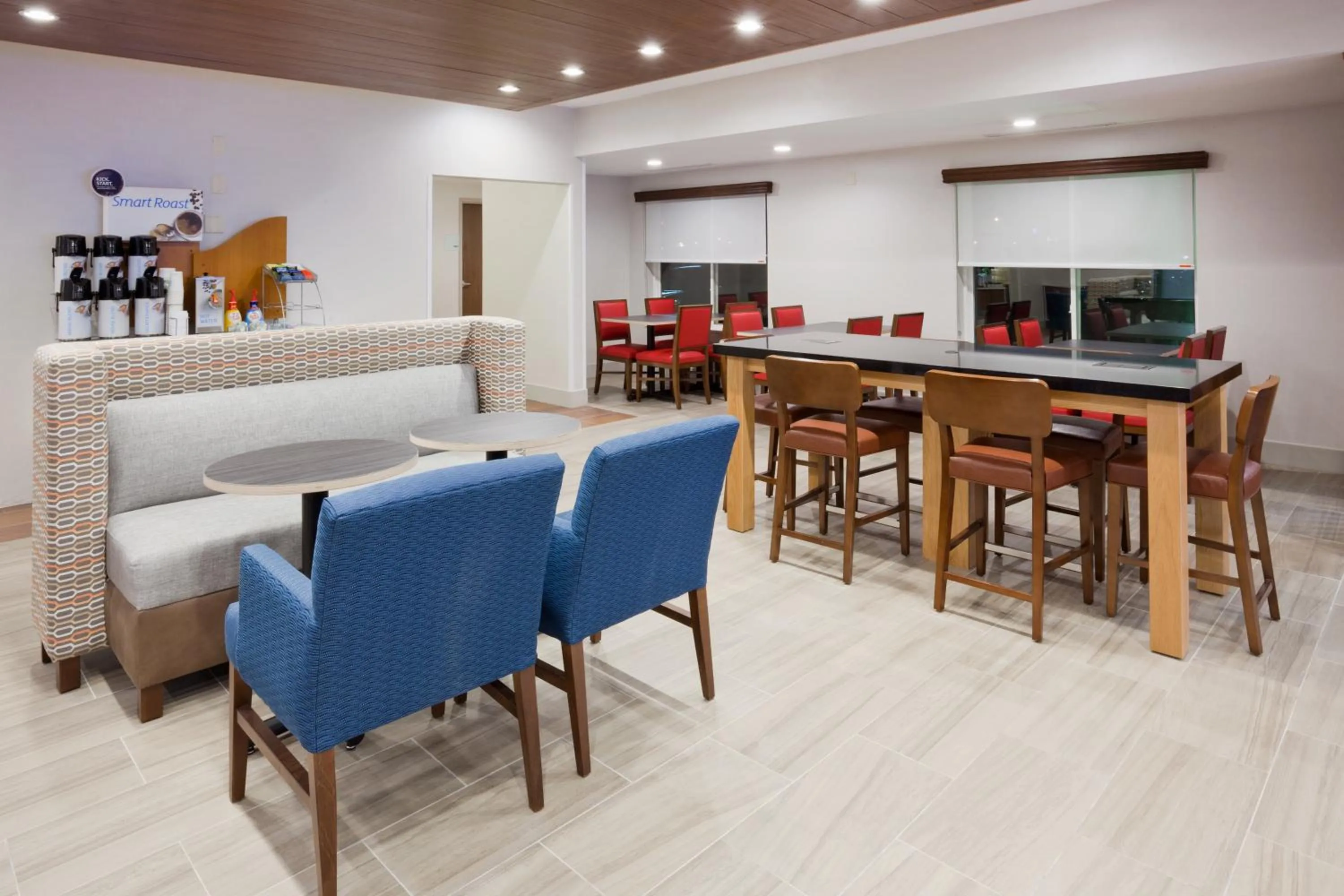 Lobby or reception in Holiday Inn Express & Suites - Dickinson by IHG