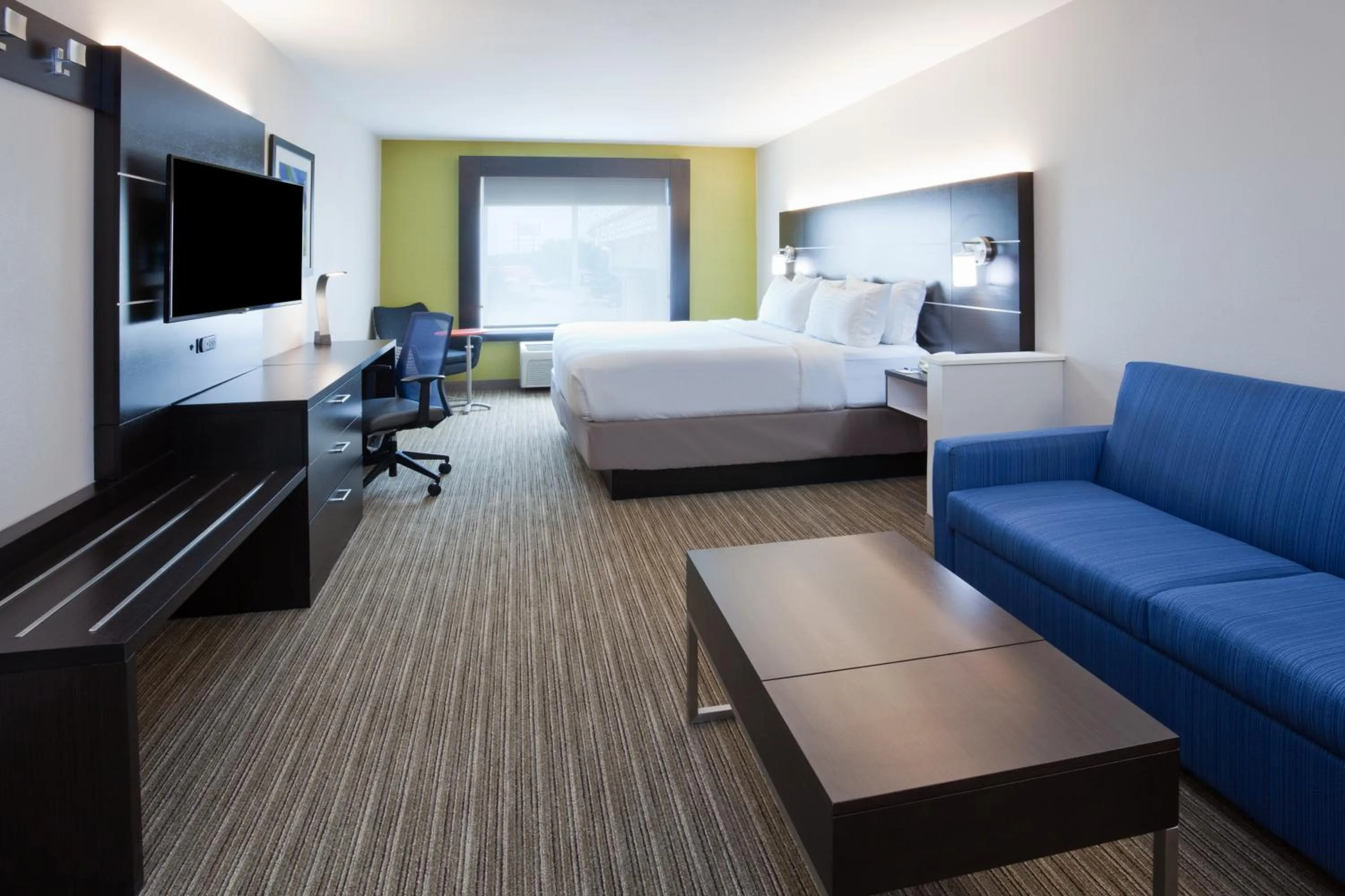 Photo of the whole room, Bed in Holiday Inn Express & Suites - Dickinson by IHG