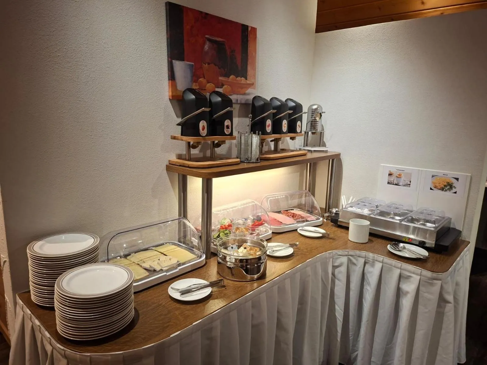Breakfast in Hotel KRONE Garni