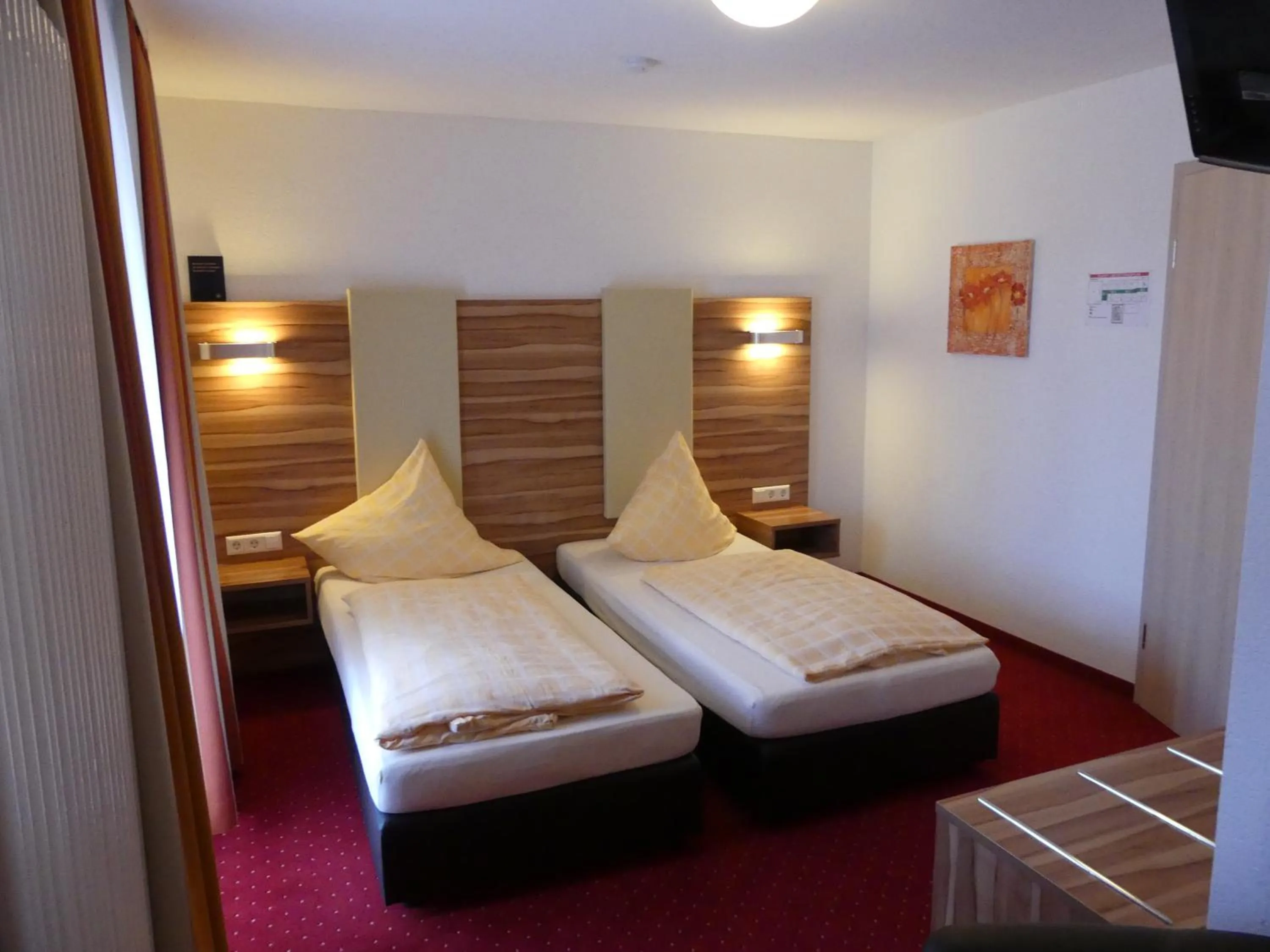 Photo of the whole room, Bed in Hotel KRONE Garni