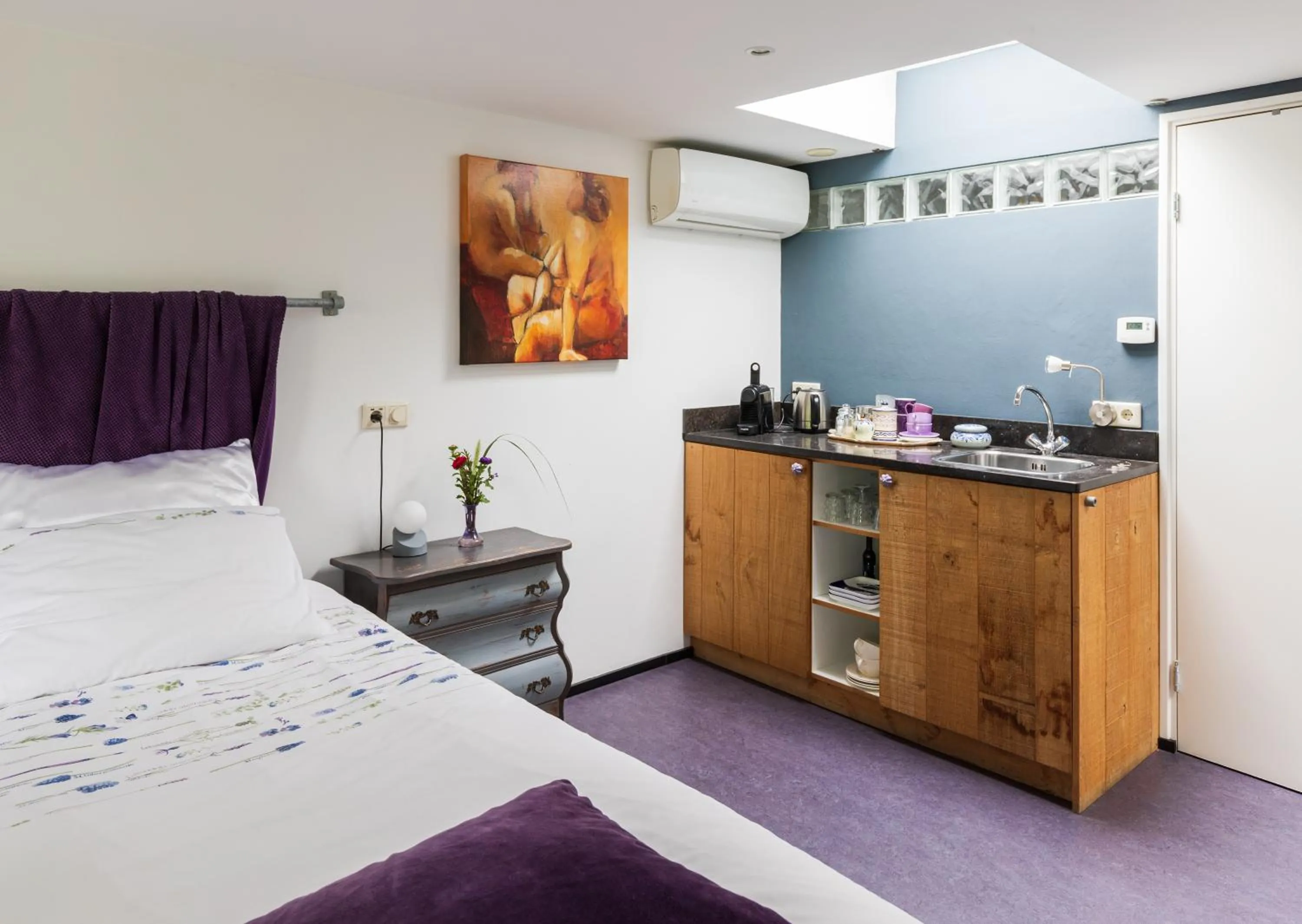 Kitchen or kitchenette, Bed in B&B van Dinter