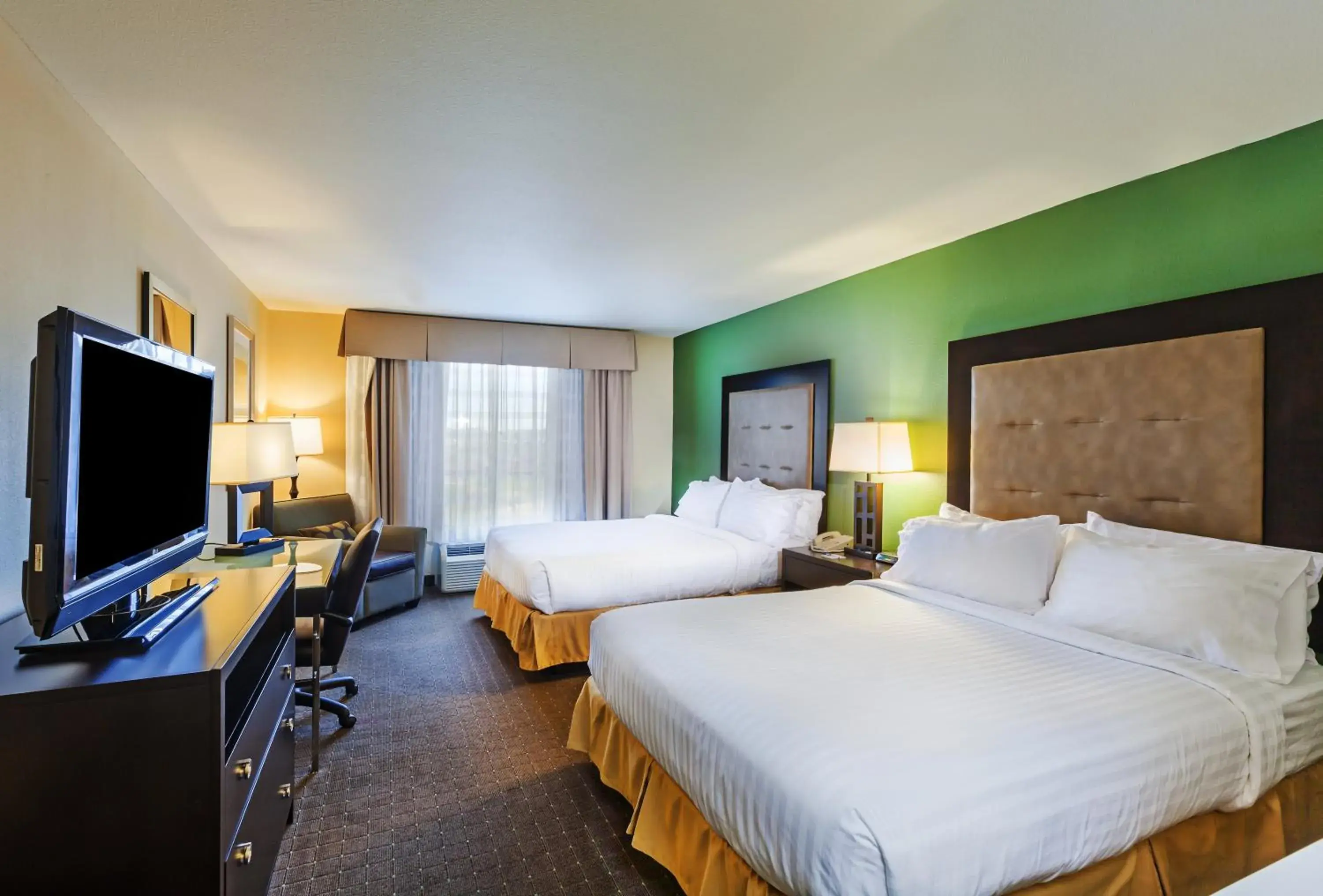 Photo of the whole room, Bed in Holiday Inn Express Hotel & Suites Eagle Pass by IHG Photo of the whole room, Bed in Holiday Inn Express Hotel & Suites Eagle Pass by IHG