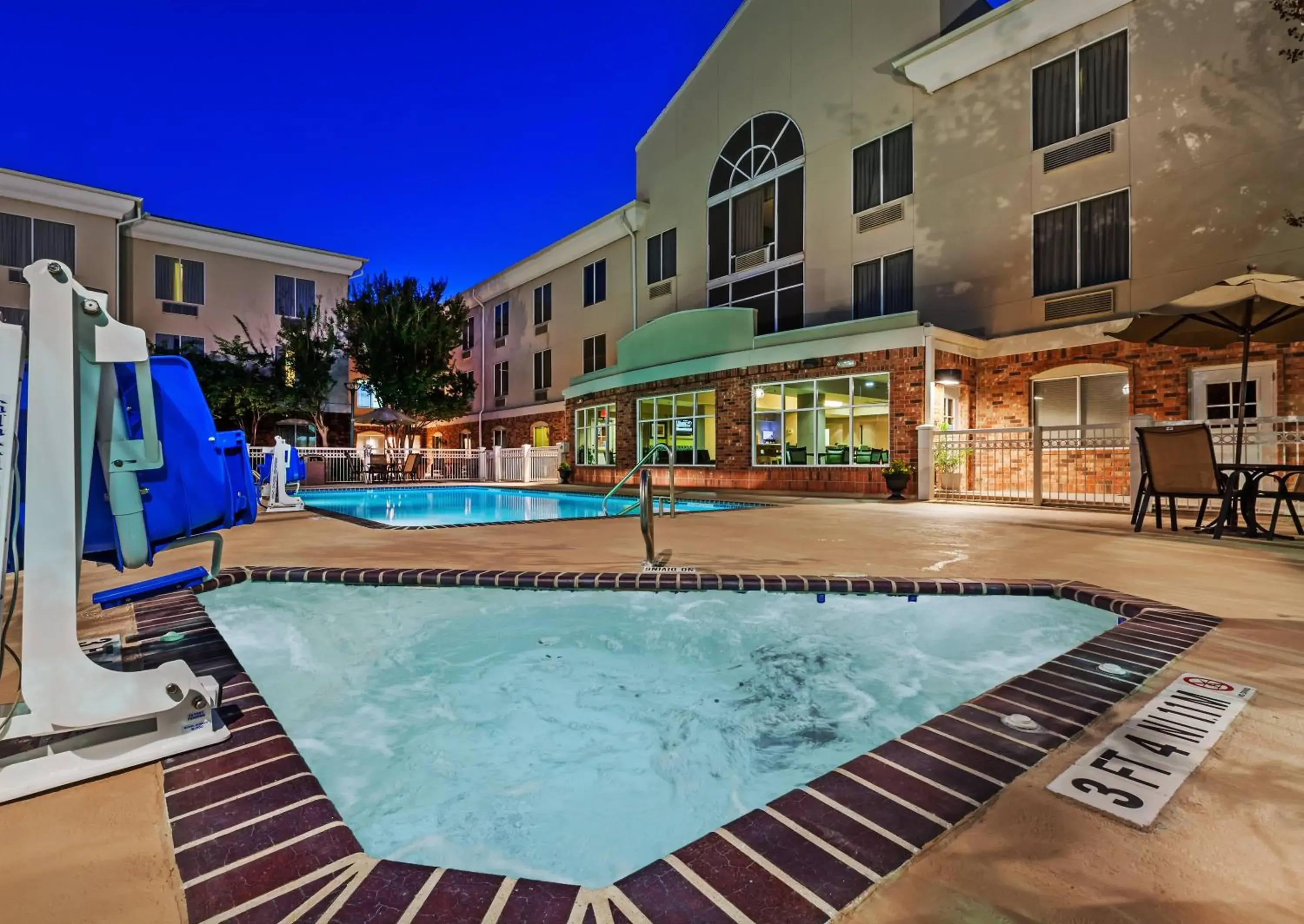 Swimming pool in Holiday Inn Express Hotel & Suites Eagle Pass by IHG Swimming pool in Holiday Inn Express Hotel & Suites Eagle Pass by IHG