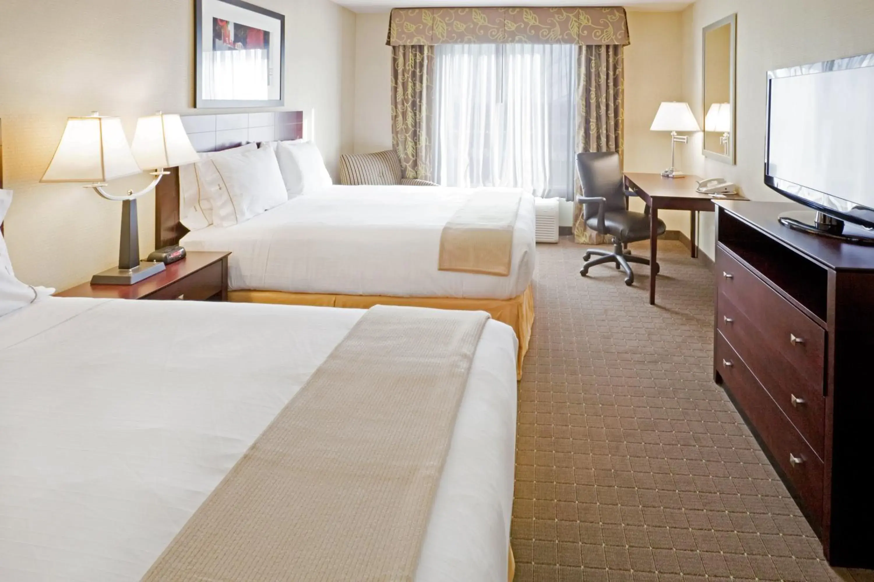 Photo of the whole room, Bed in Holiday Inn Express Hotel & Suites Eagle Pass by IHG Photo of the whole room, Bed in Holiday Inn Express Hotel & Suites Eagle Pass by IHG