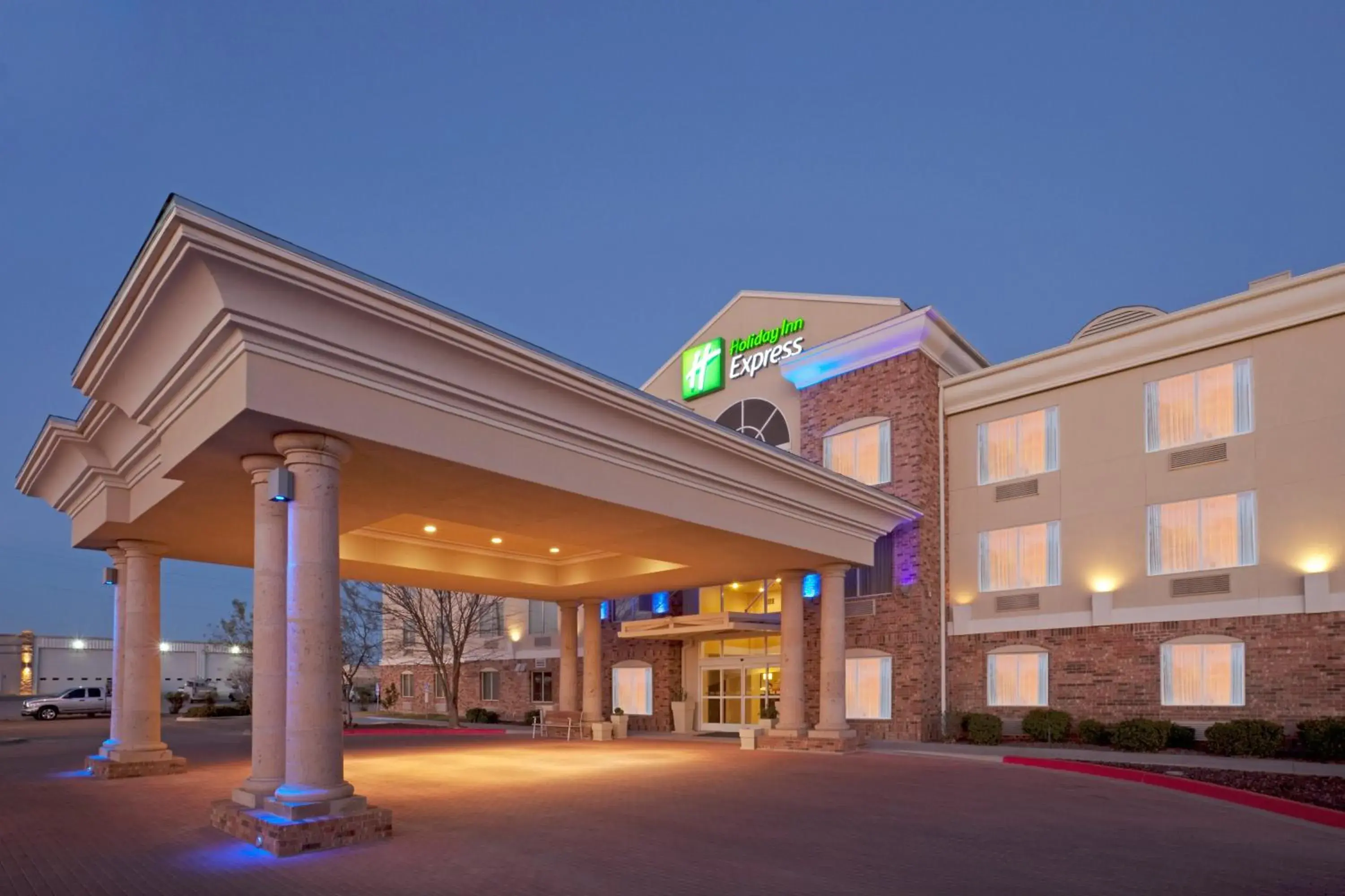 Property building in Holiday Inn Express Hotel & Suites Eagle Pass by IHG Property building in Holiday Inn Express Hotel & Suites Eagle Pass by IHG