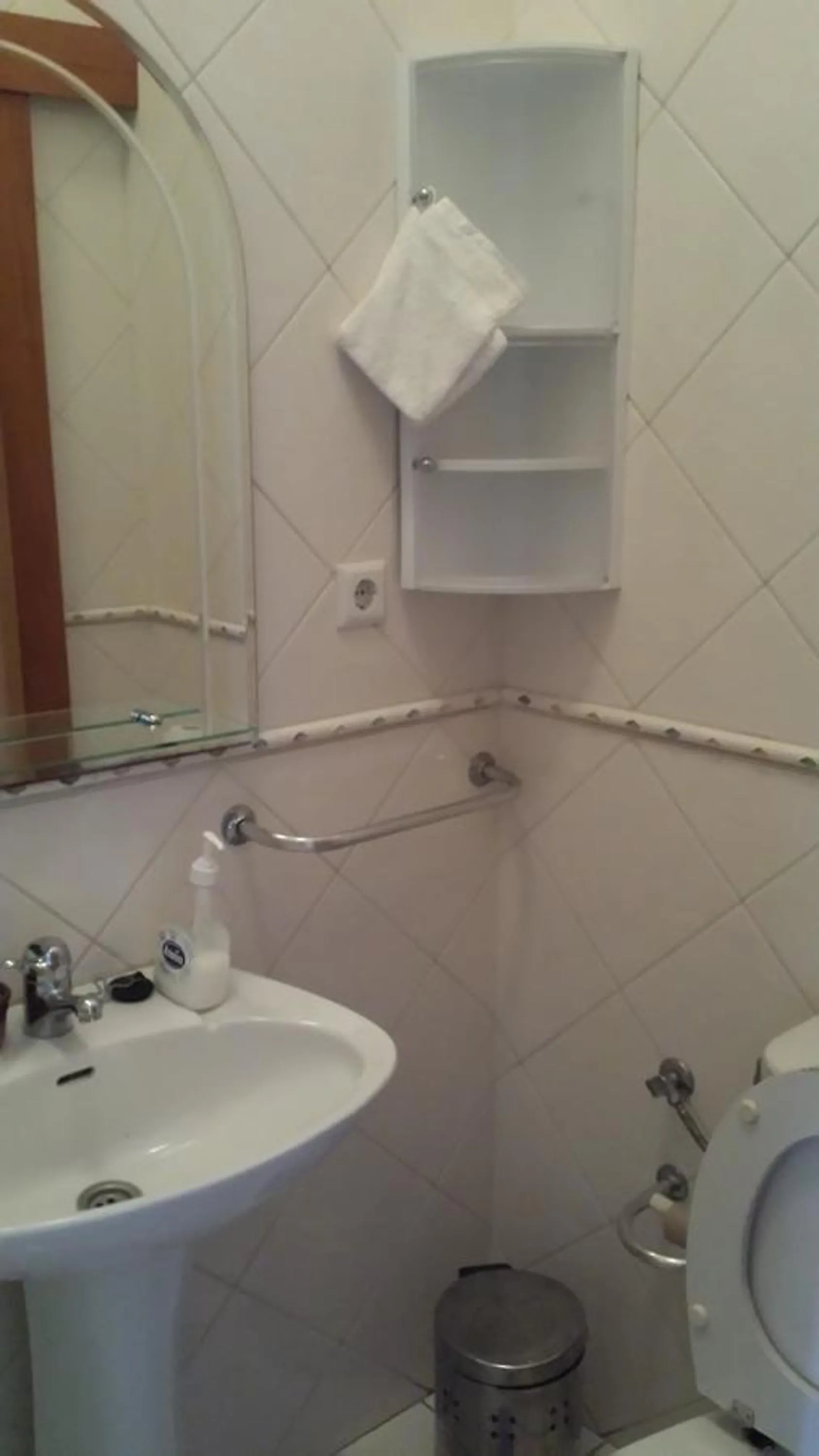 Toilet in hostel do Ermal