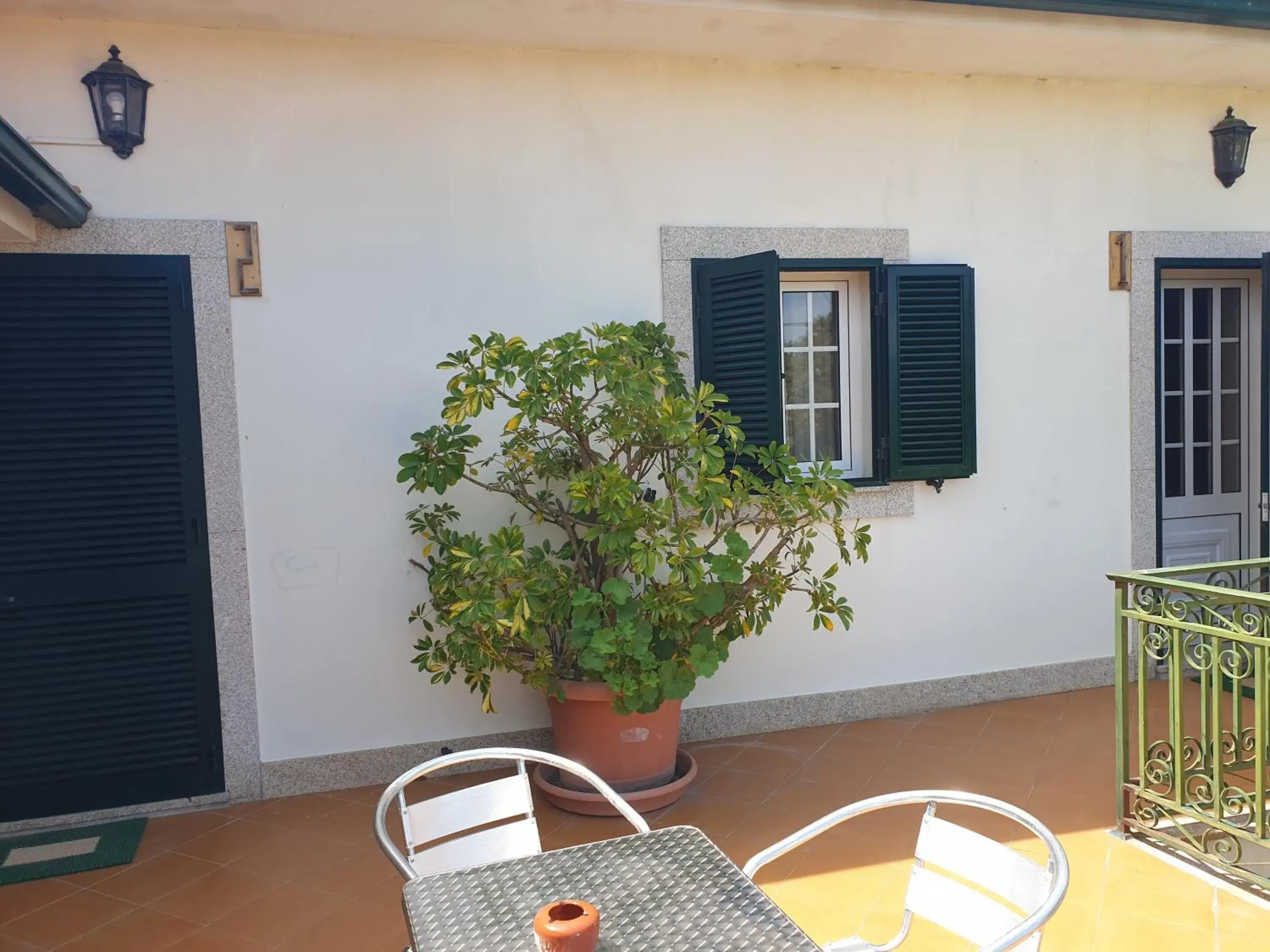 Quadruple Room with Private Bathroom in hostel do Ermal Quadruple Room with Private Bathroom in hostel do Ermal