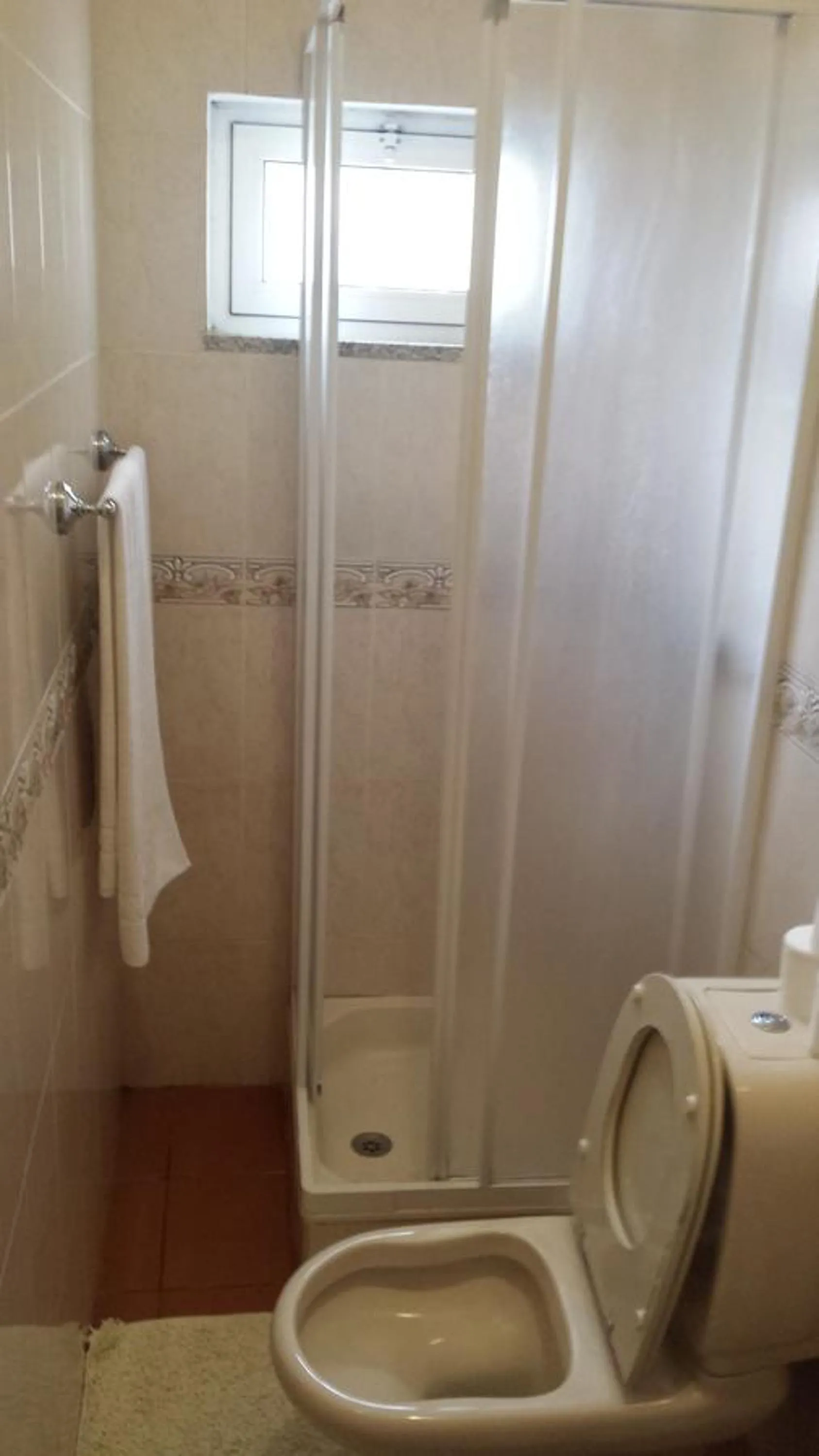 Bathroom in hostel do Ermal