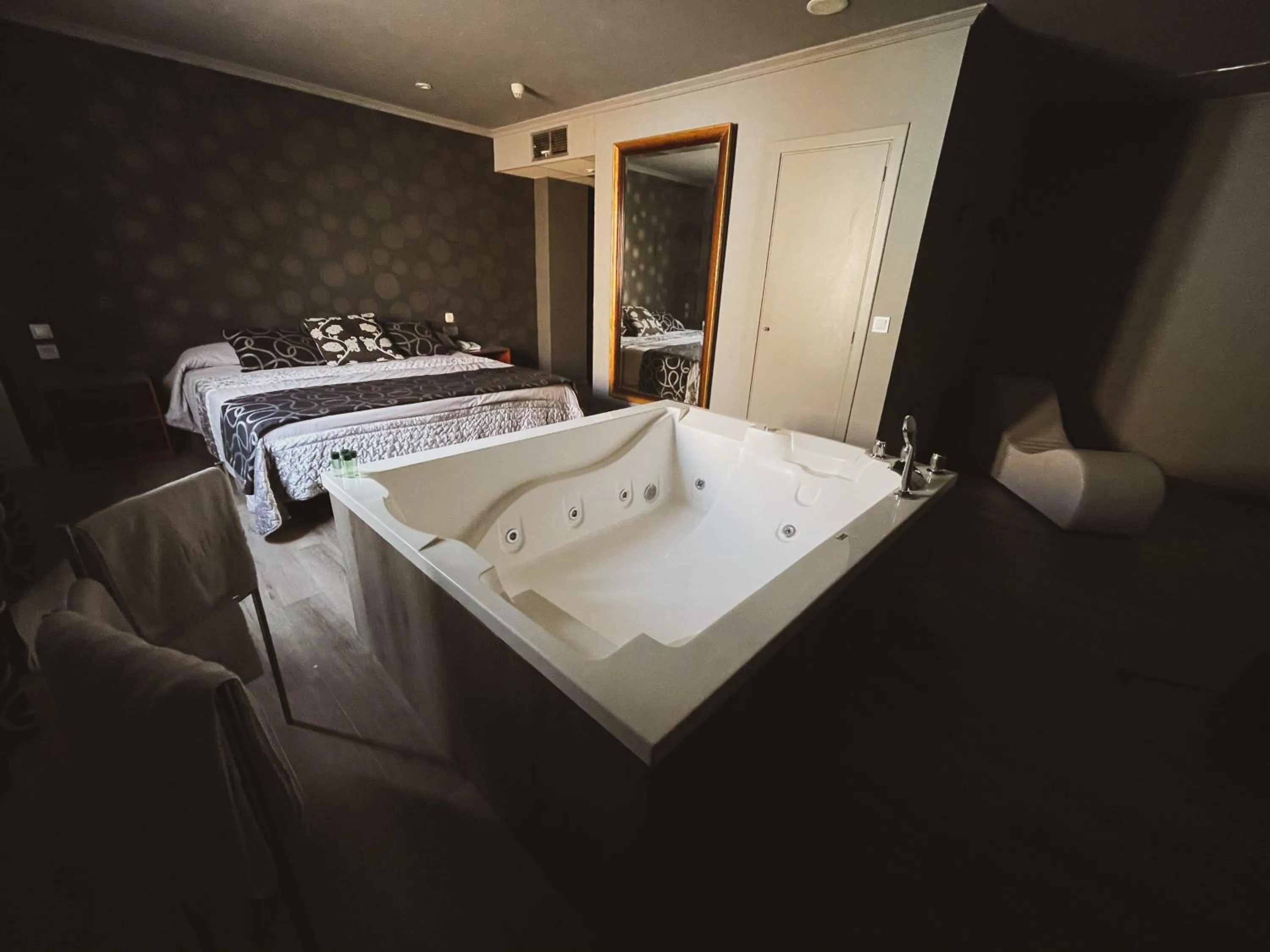 Photo of the whole room in La Siesta