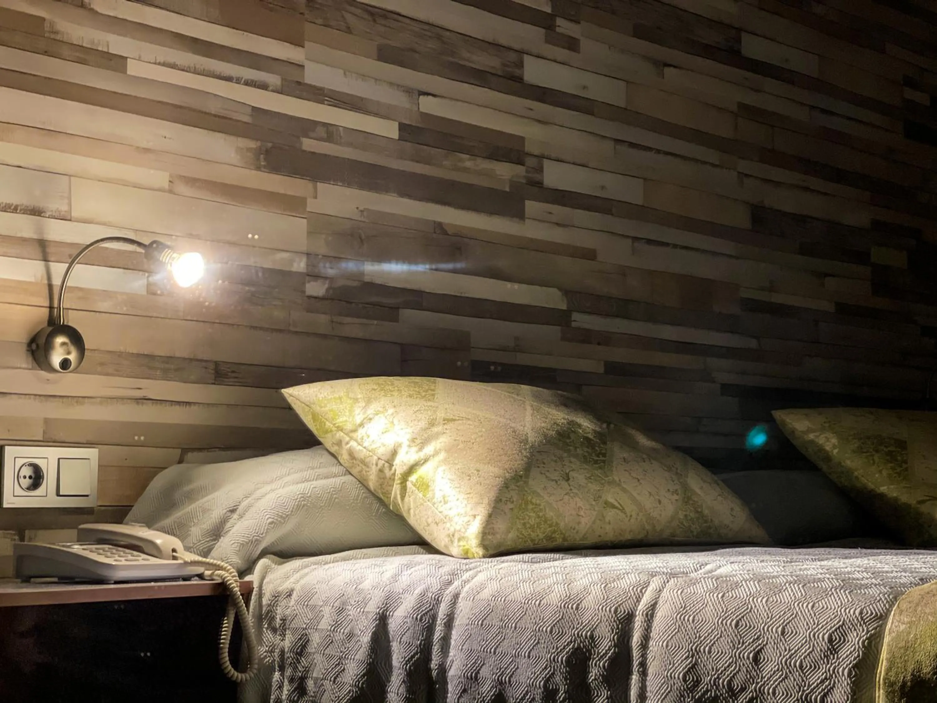 Photo of the whole room, Bed in La Siesta