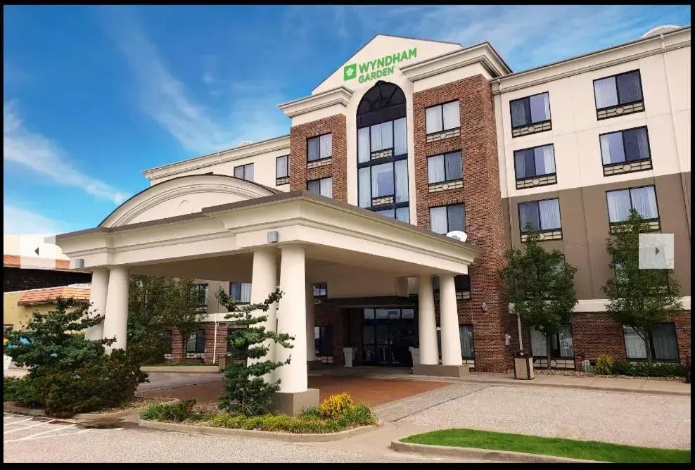 Property building in Wyndham Garden Erie Property building in Wyndham Garden Erie