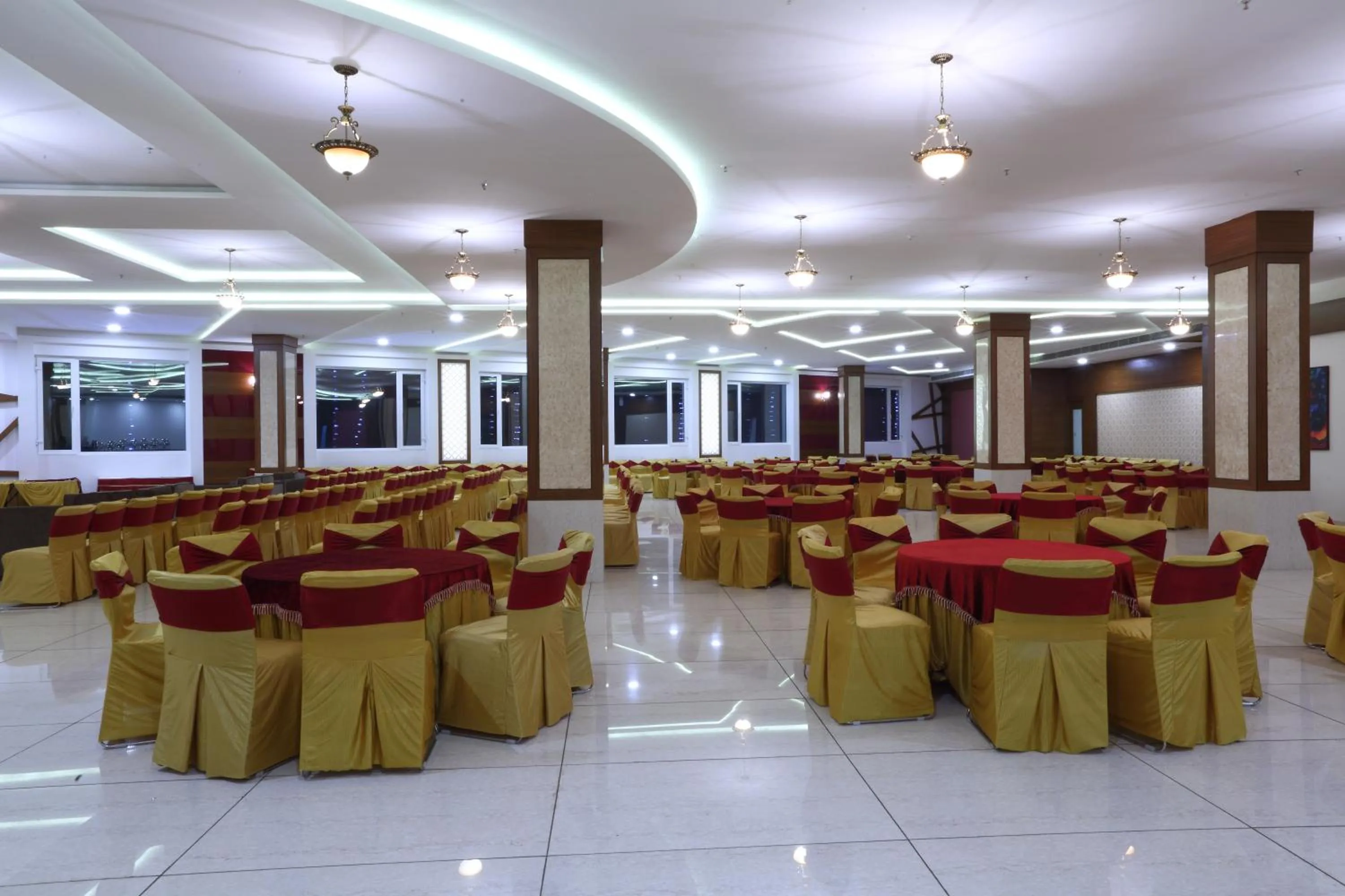 Banquet/Function facilities in Grand Hotel Nawanshahr