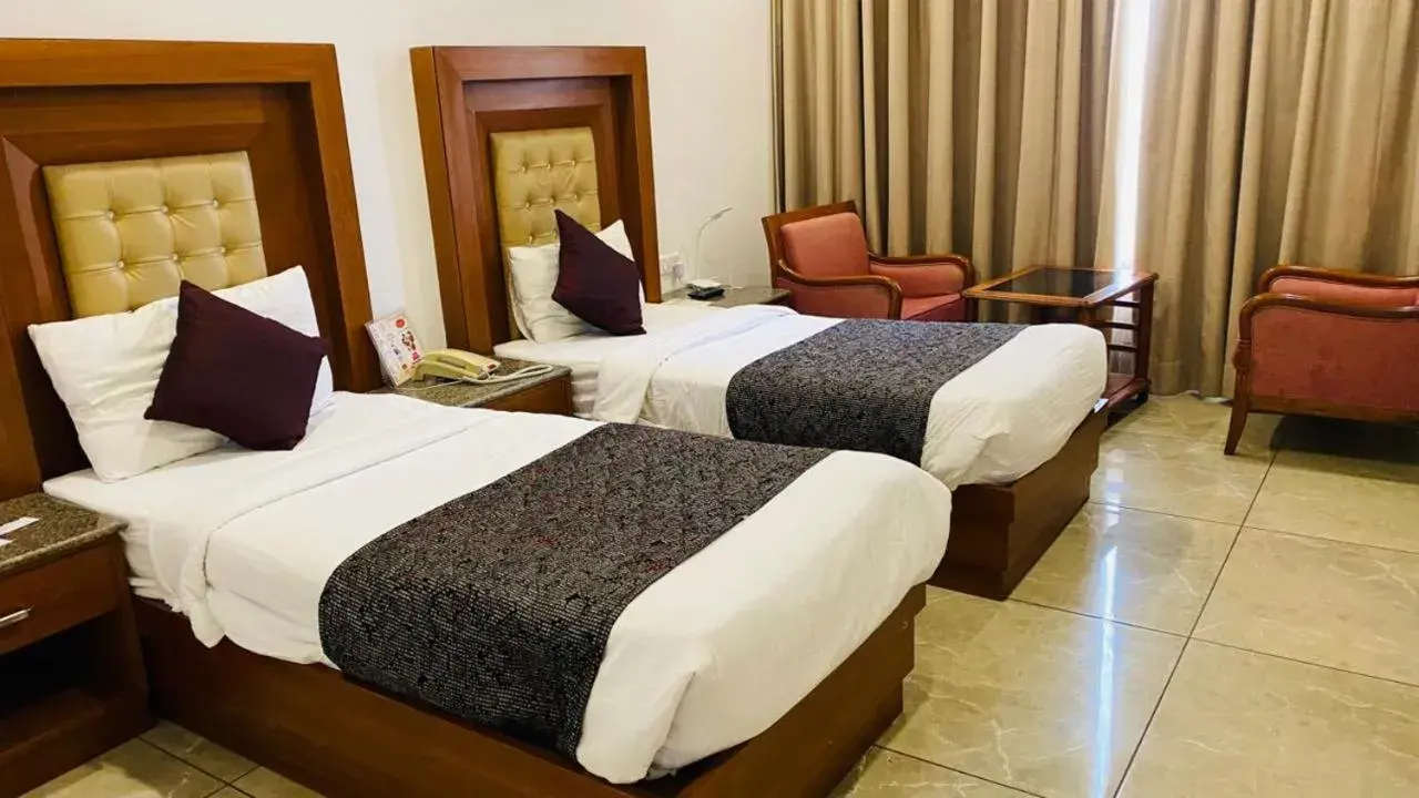 Bed in Grand Hotel Nawanshahr Bed in Grand Hotel Nawanshahr