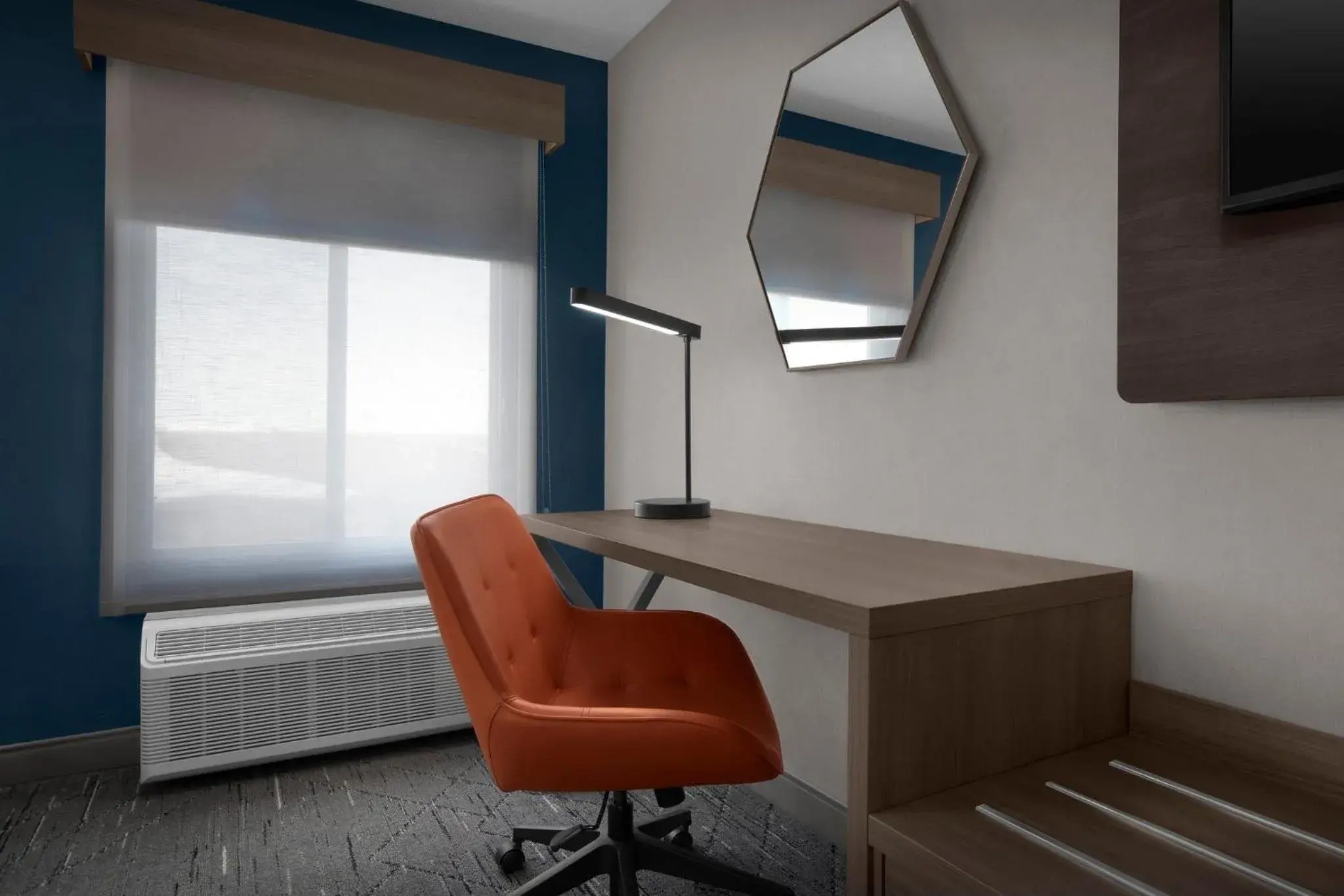 Photo of the whole room in Holiday Inn Express Fargo - West Acres by IHG Photo of the whole room in Holiday Inn Express Fargo - West Acres by IHG