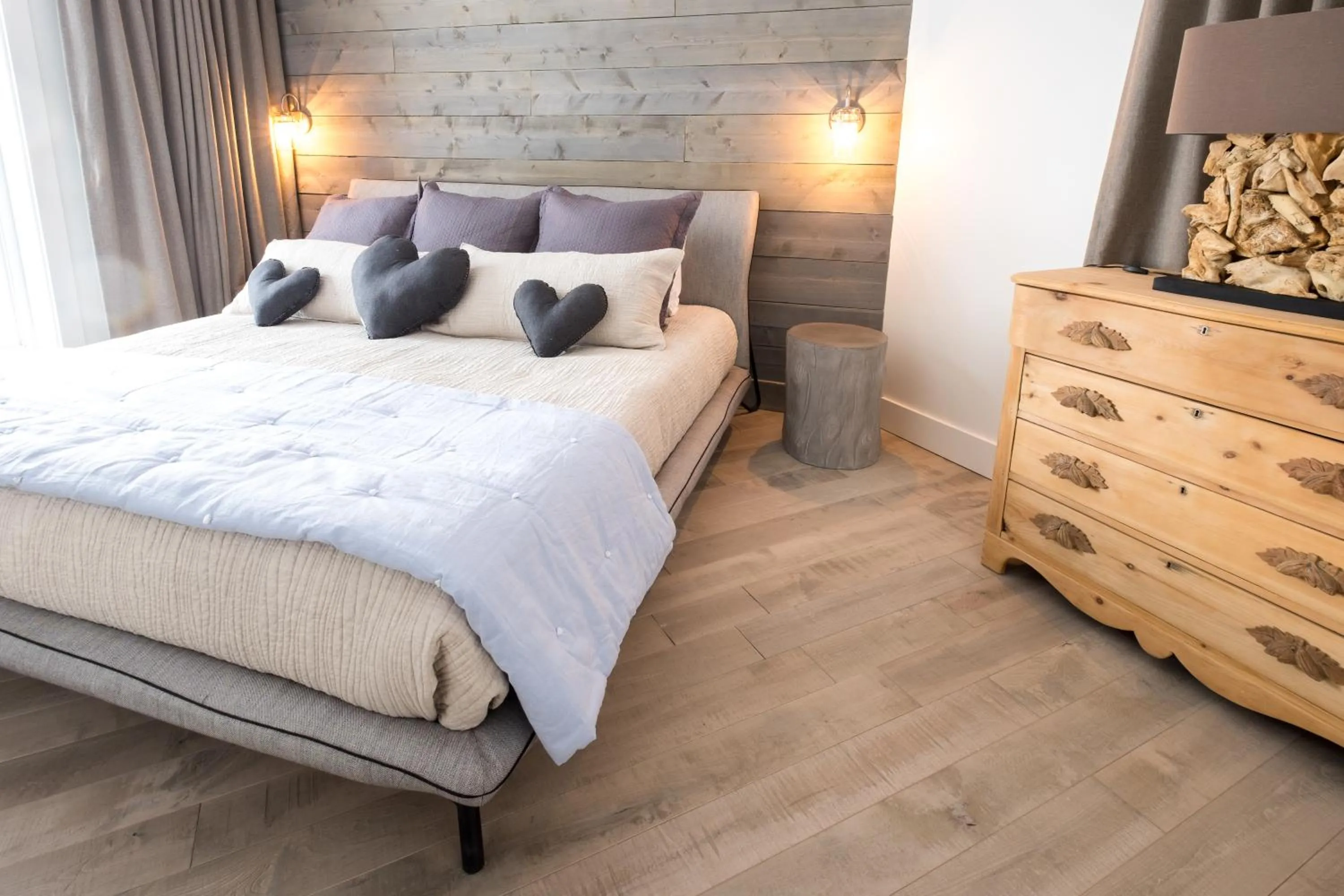 Bedroom, Bed in 227 - En bordure de la rivière du Gouffre - Les Immeubles Charlevoix