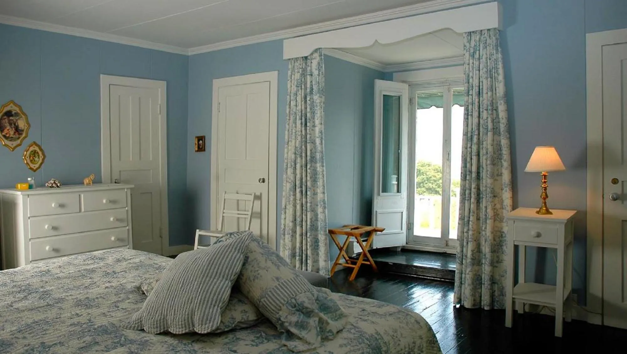 Bedroom, Bed in 241 - La Côte Fleurie - Les Immeubles Charlevoix