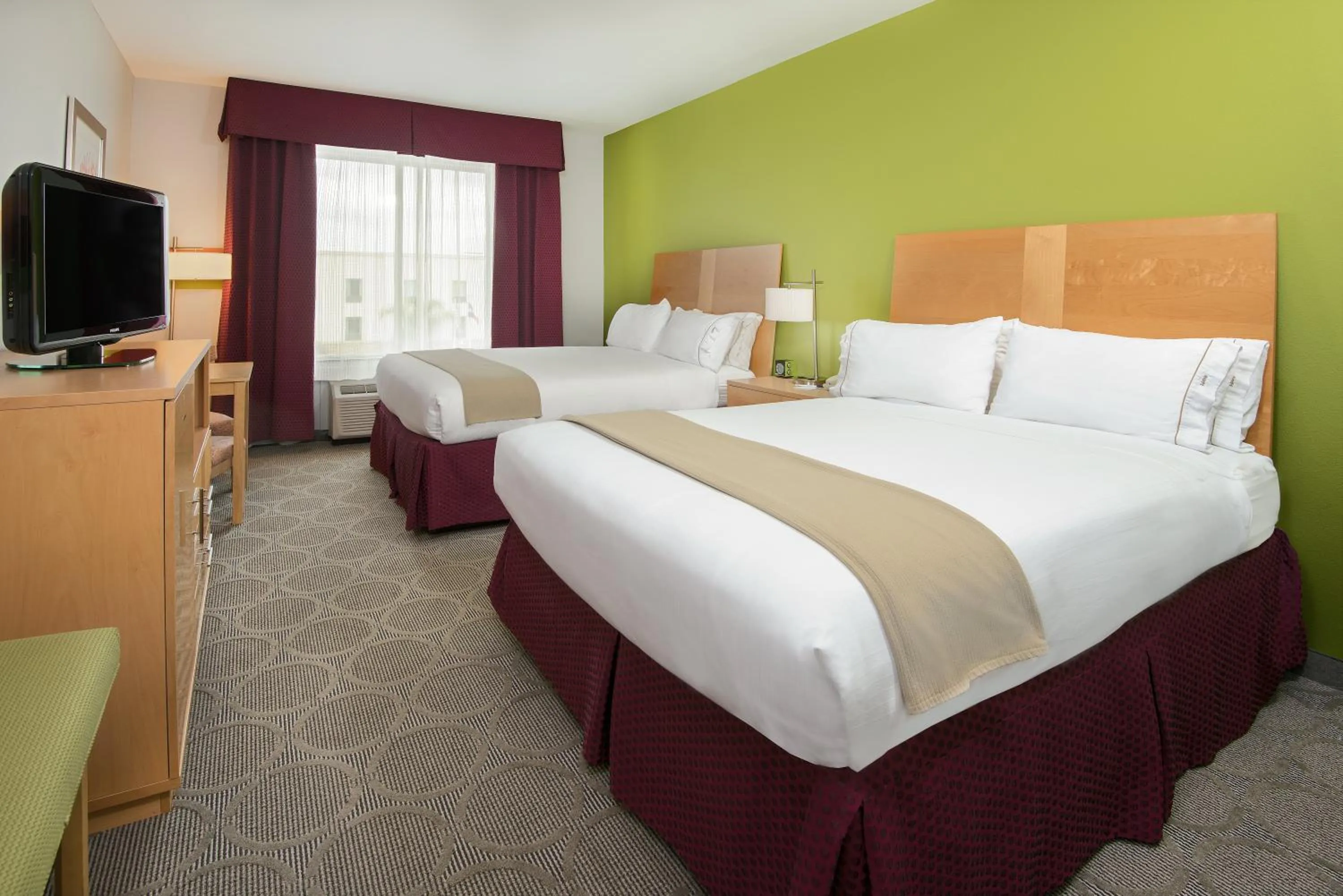Photo of the whole room, Bed in Holiday Inn Express Hotel & Suites Clute-Lake Jackson by IHG