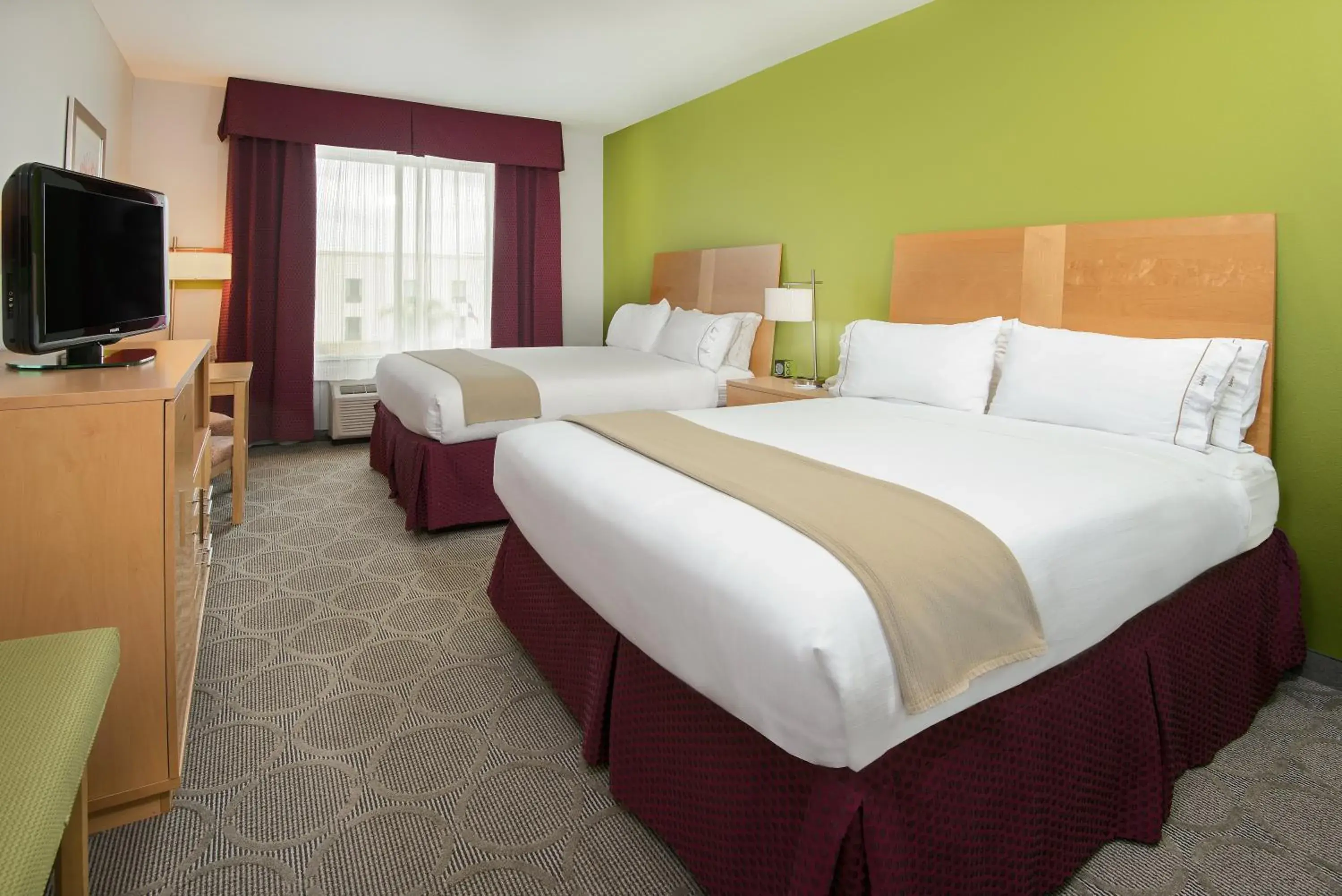Photo of the whole room, Bed in Holiday Inn Express Hotel & Suites Clute-Lake Jackson by IHG Photo of the whole room, Bed in Holiday Inn Express Hotel & Suites Clute-Lake Jackson by IHG