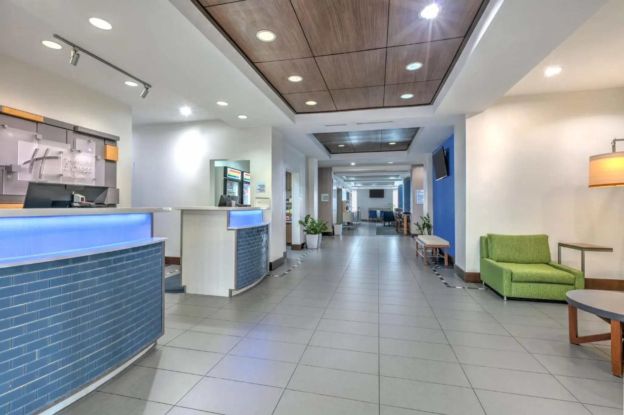 Property building in Holiday Inn Express Hotel & Suites Clute-Lake Jackson by IHG Property building in Holiday Inn Express Hotel & Suites Clute-Lake Jackson by IHG