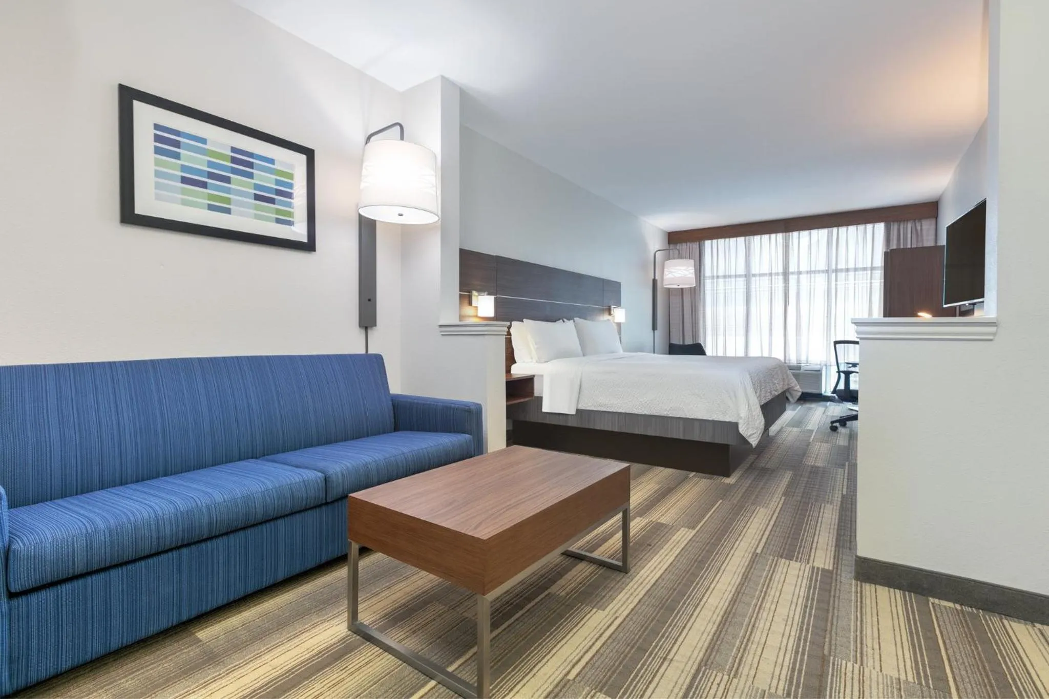 Photo of the whole room, Bed in Holiday Inn Express Hotel & Suites Clute-Lake Jackson by IHG