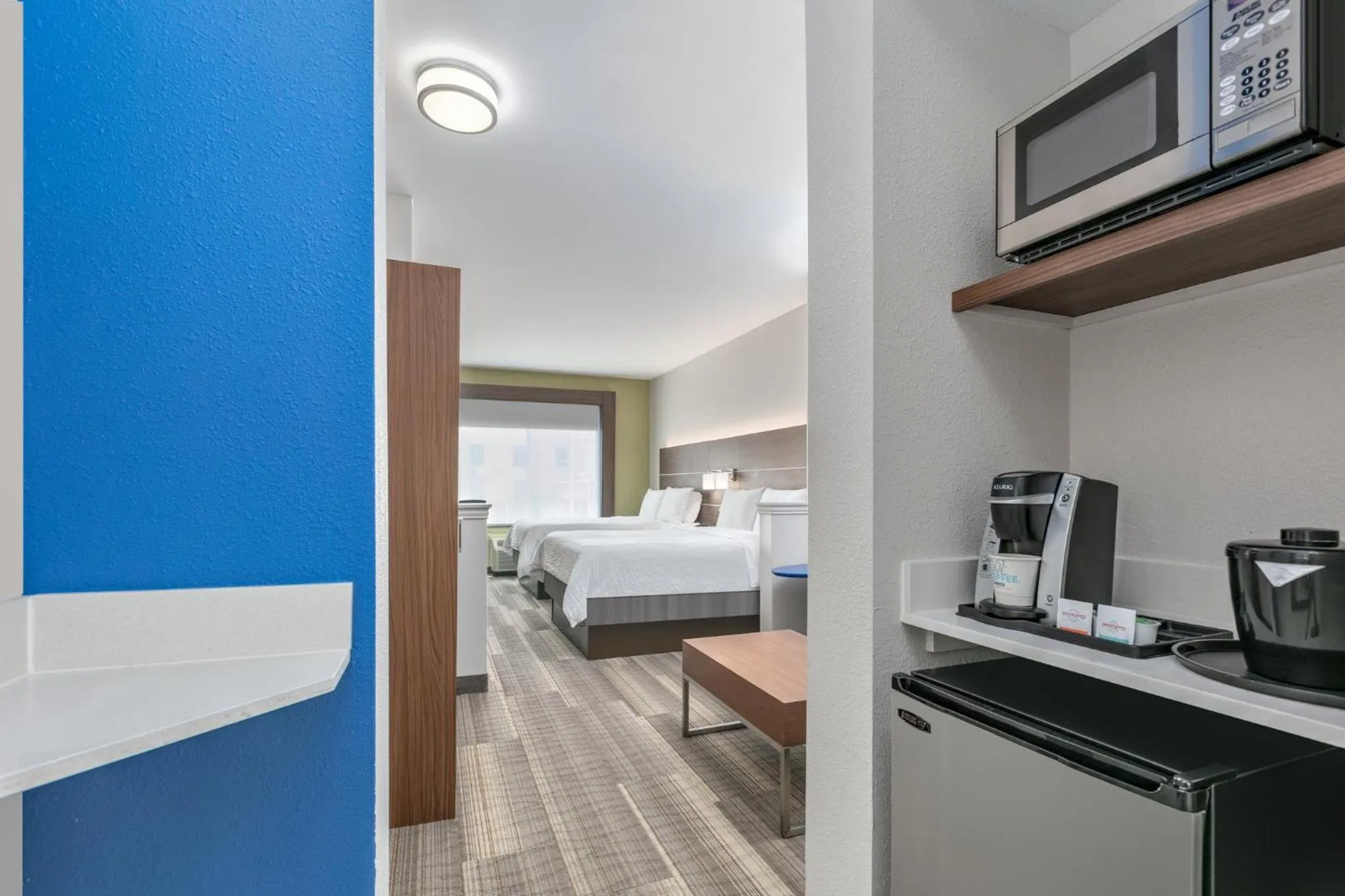 Photo of the whole room, Bed in Holiday Inn Express Hotel & Suites Clute-Lake Jackson by IHG