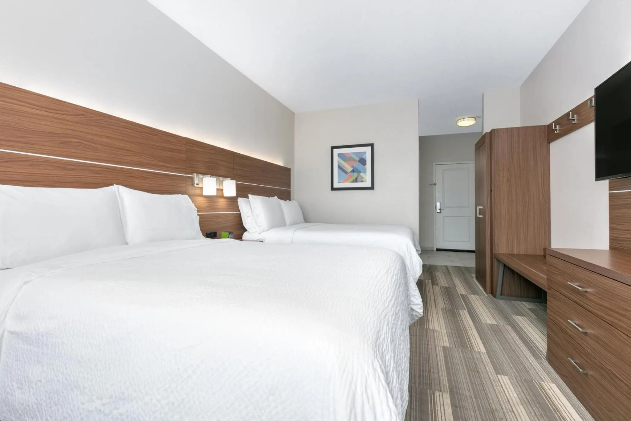 Photo of the whole room, Bed in Holiday Inn Express Hotel & Suites Clute-Lake Jackson by IHG