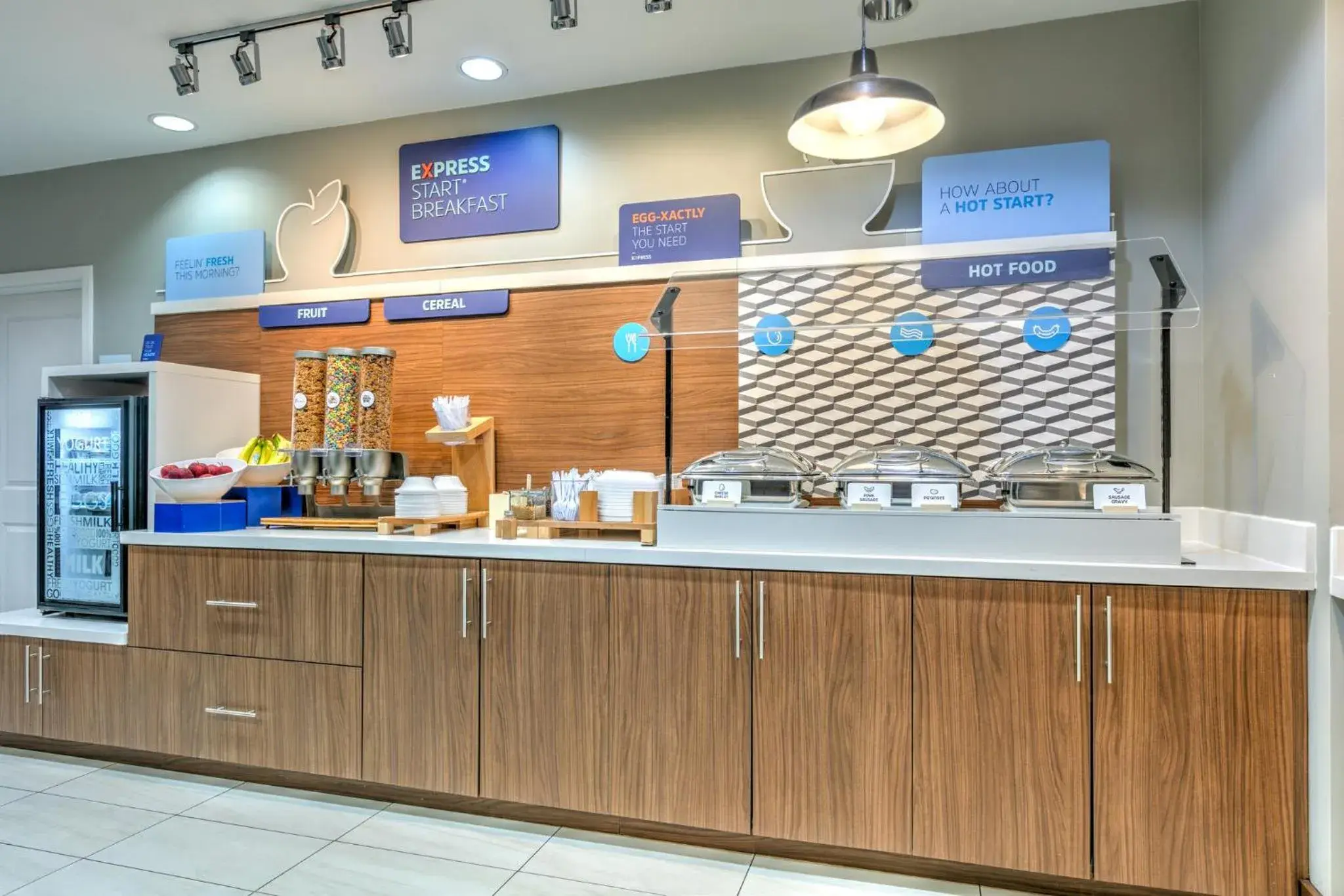 Breakfast in Holiday Inn Express Hotel & Suites Clute-Lake Jackson by IHG Breakfast in Holiday Inn Express Hotel & Suites Clute-Lake Jackson by IHG