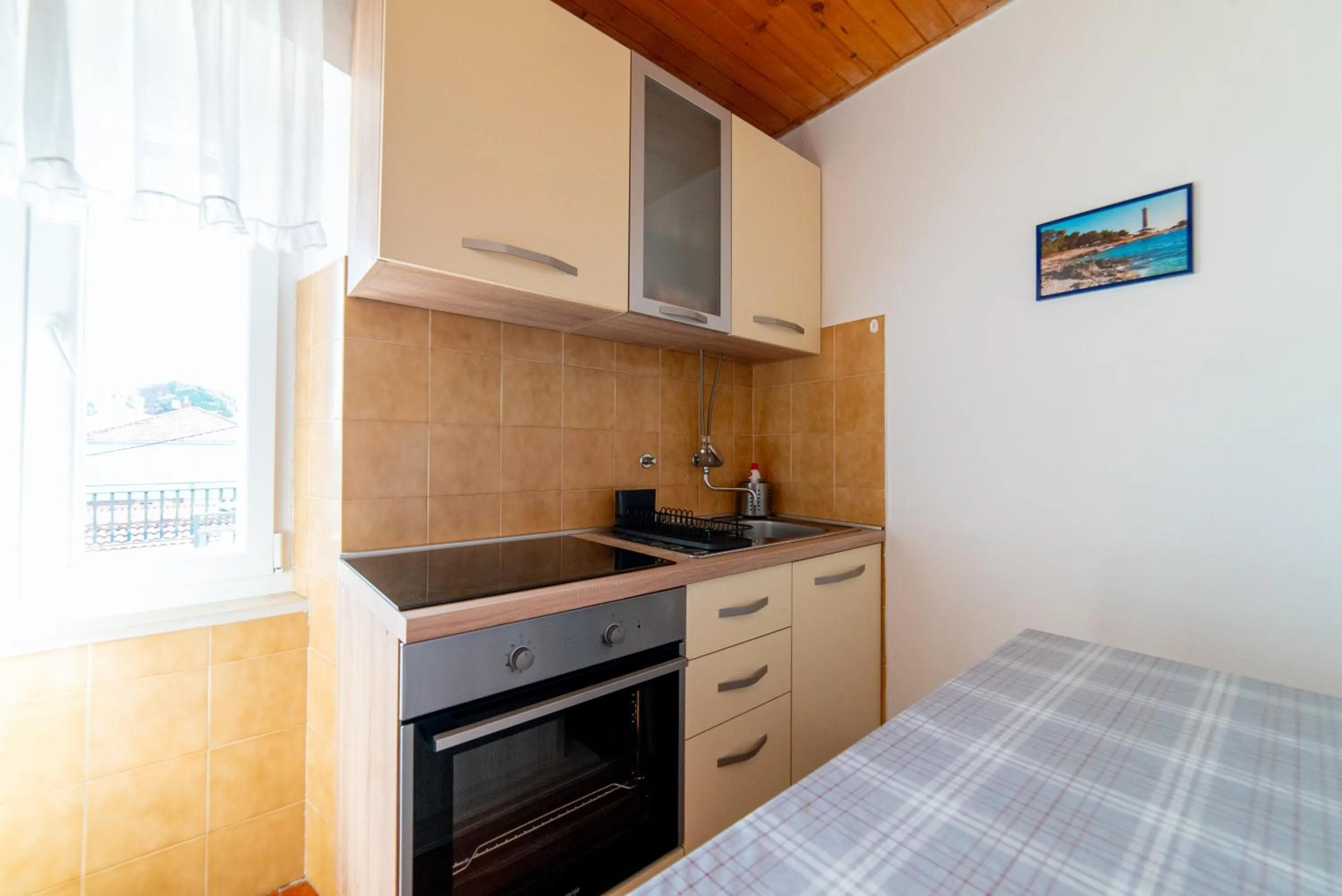 Nikola accommodation