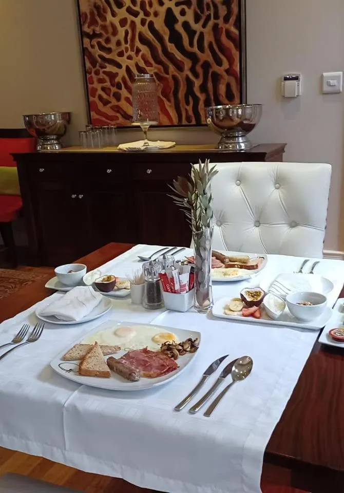 Breakfast in Wild Mushroom Country House