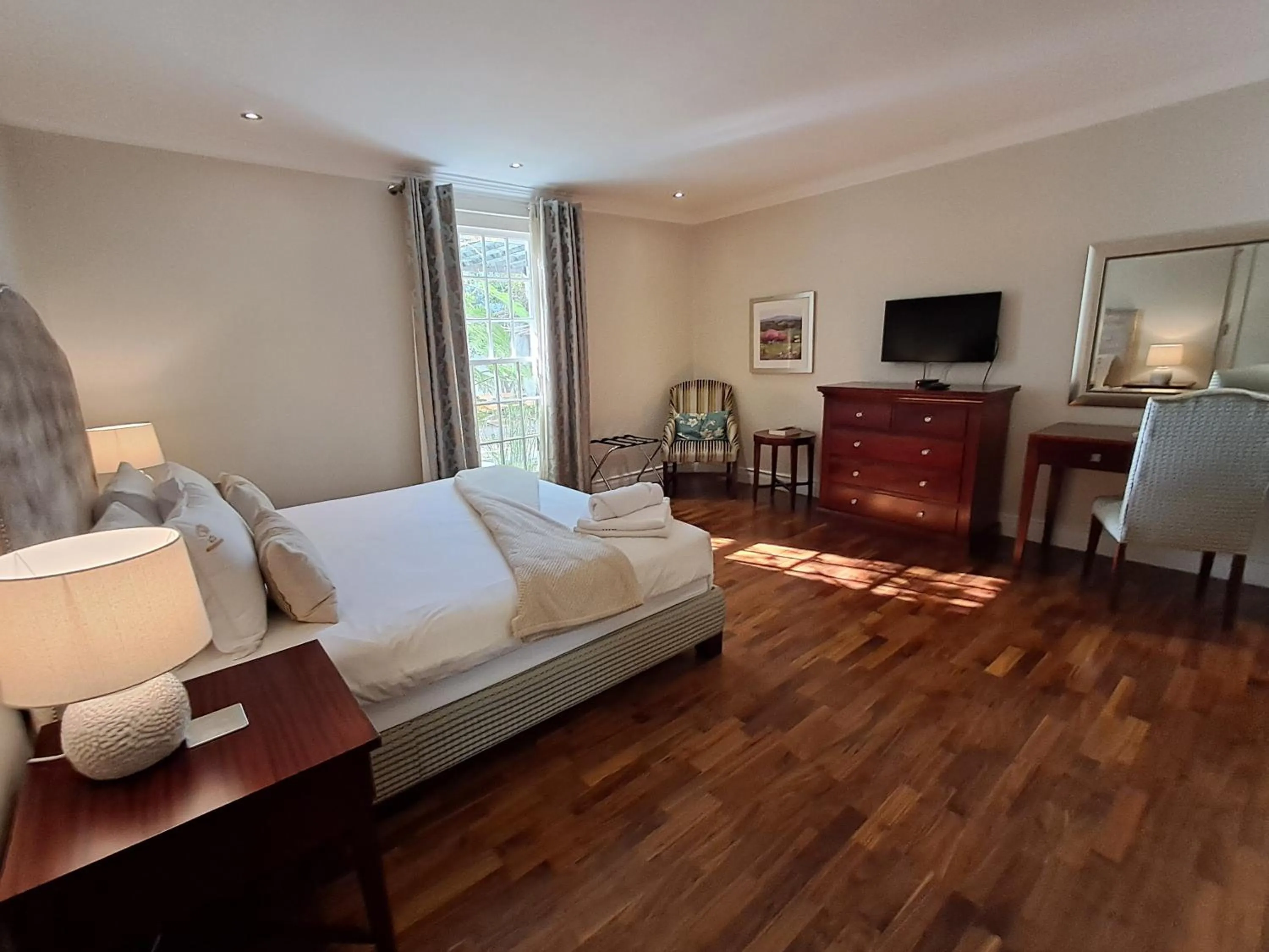 Bedroom in Wild Mushroom Country House