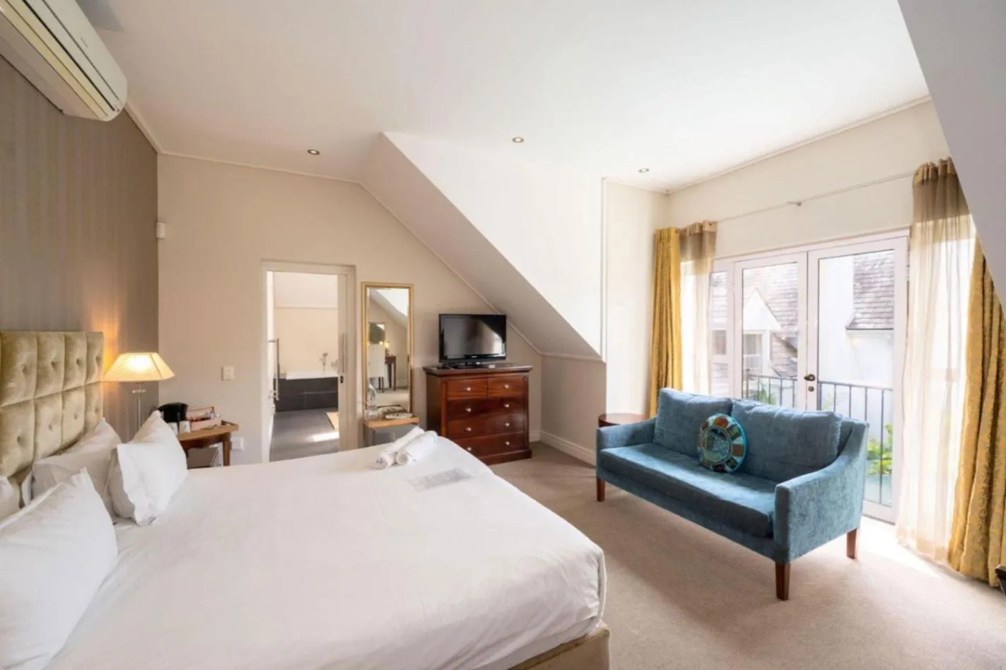 Bedroom, Bed in Wild Mushroom Country House